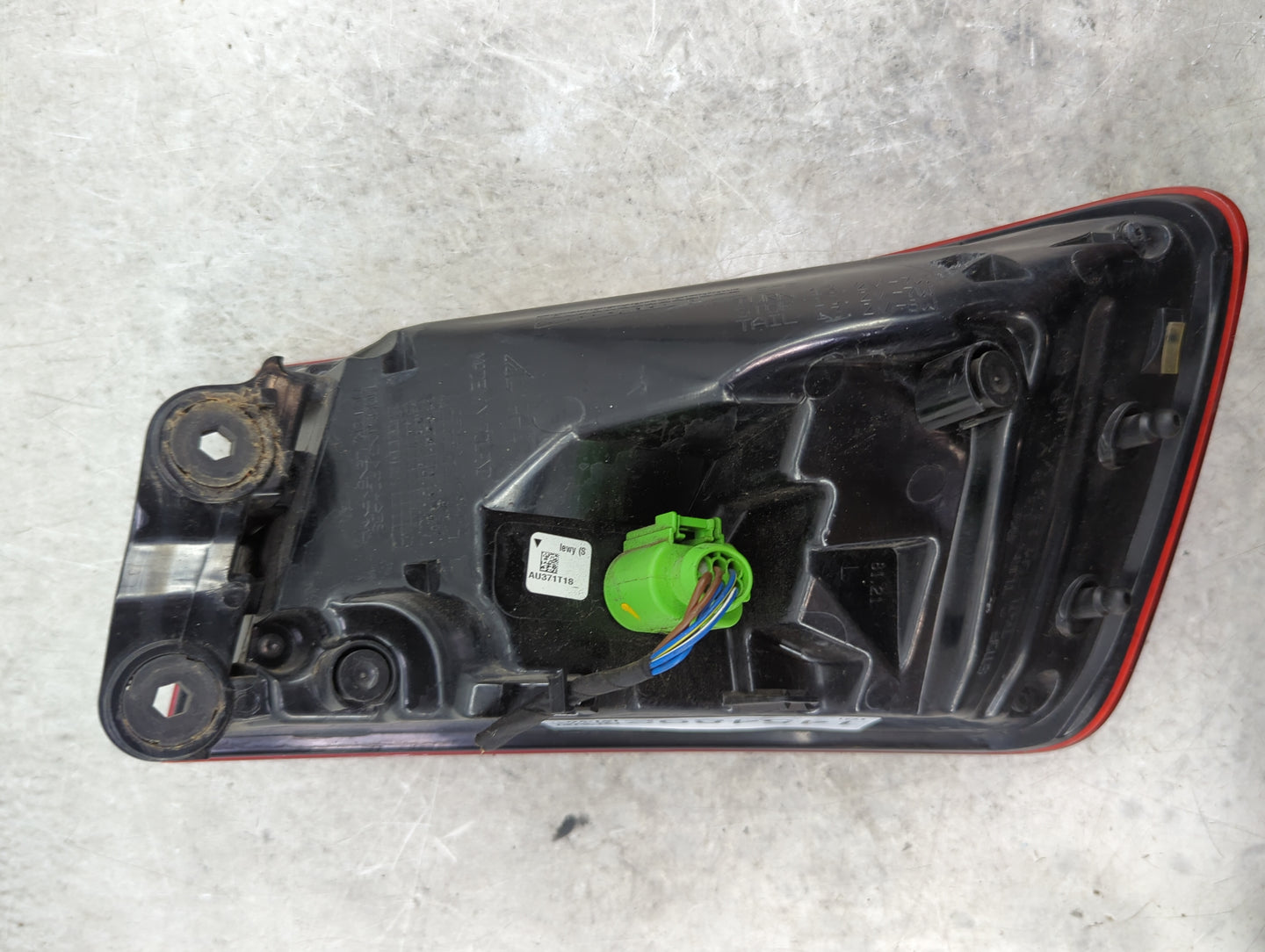 2015-2016 Audi A3 Tail Light Assembly Driver Left OEM P/N:8V5 945 095 C Fits Fits 2015 2016 OEM Used Auto Parts - Oemusedaut
