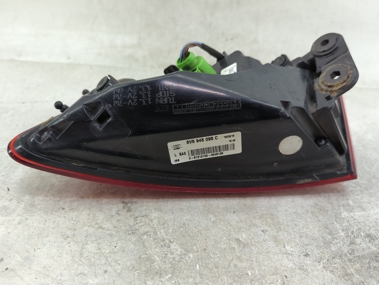 2015-2016 Audi A3 Tail Light Assembly Driver Left OEM P/N:8V5 945 095 C Fits Fits 2015 2016 OEM Used Auto Parts - Oemusedaut
