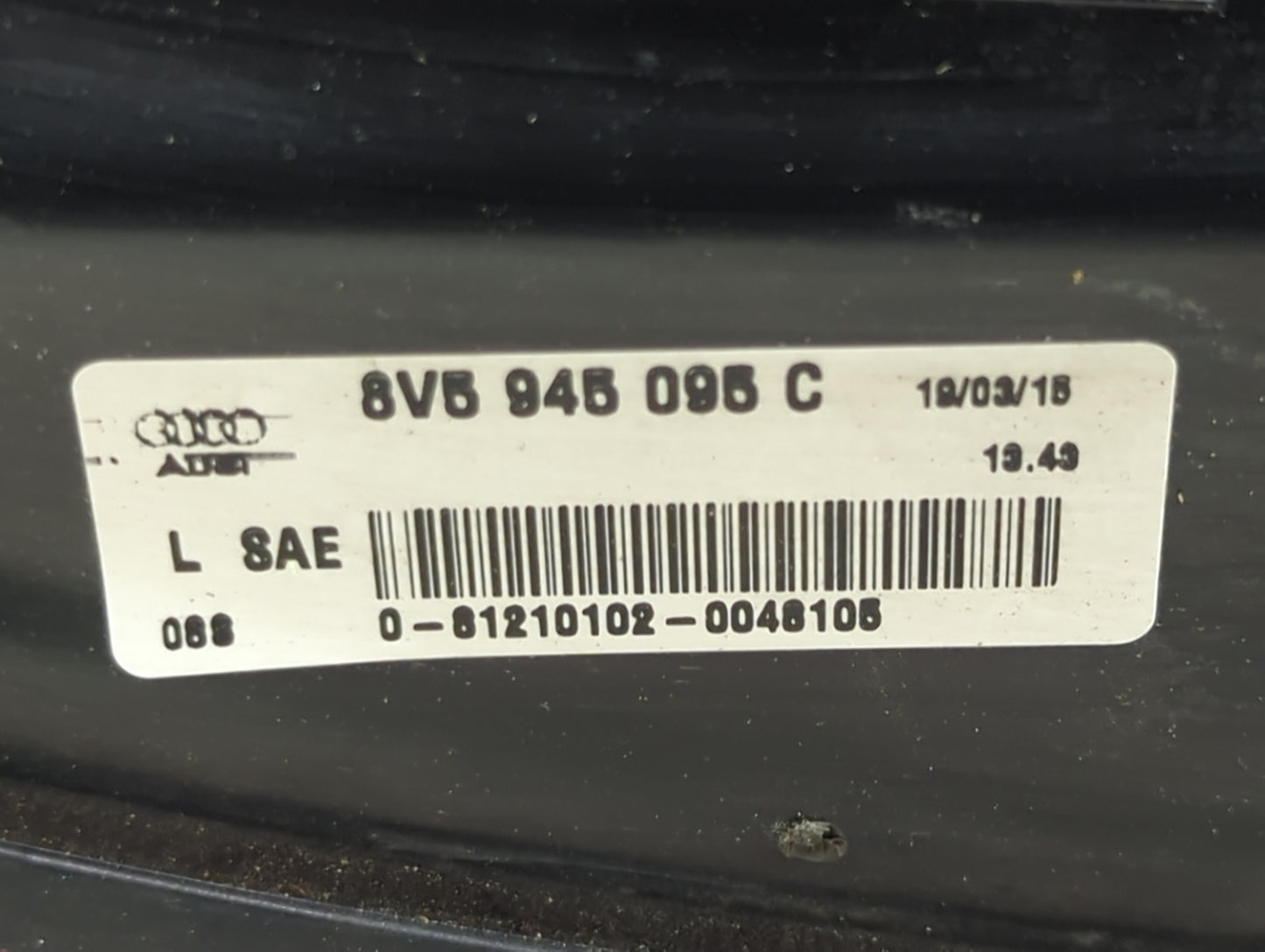 2015-2016 Audi A3 Tail Light Assembly Driver Left OEM P/N:8V5 945 095 C Fits Fits 2015 2016 OEM Used Auto Parts - Oemusedaut