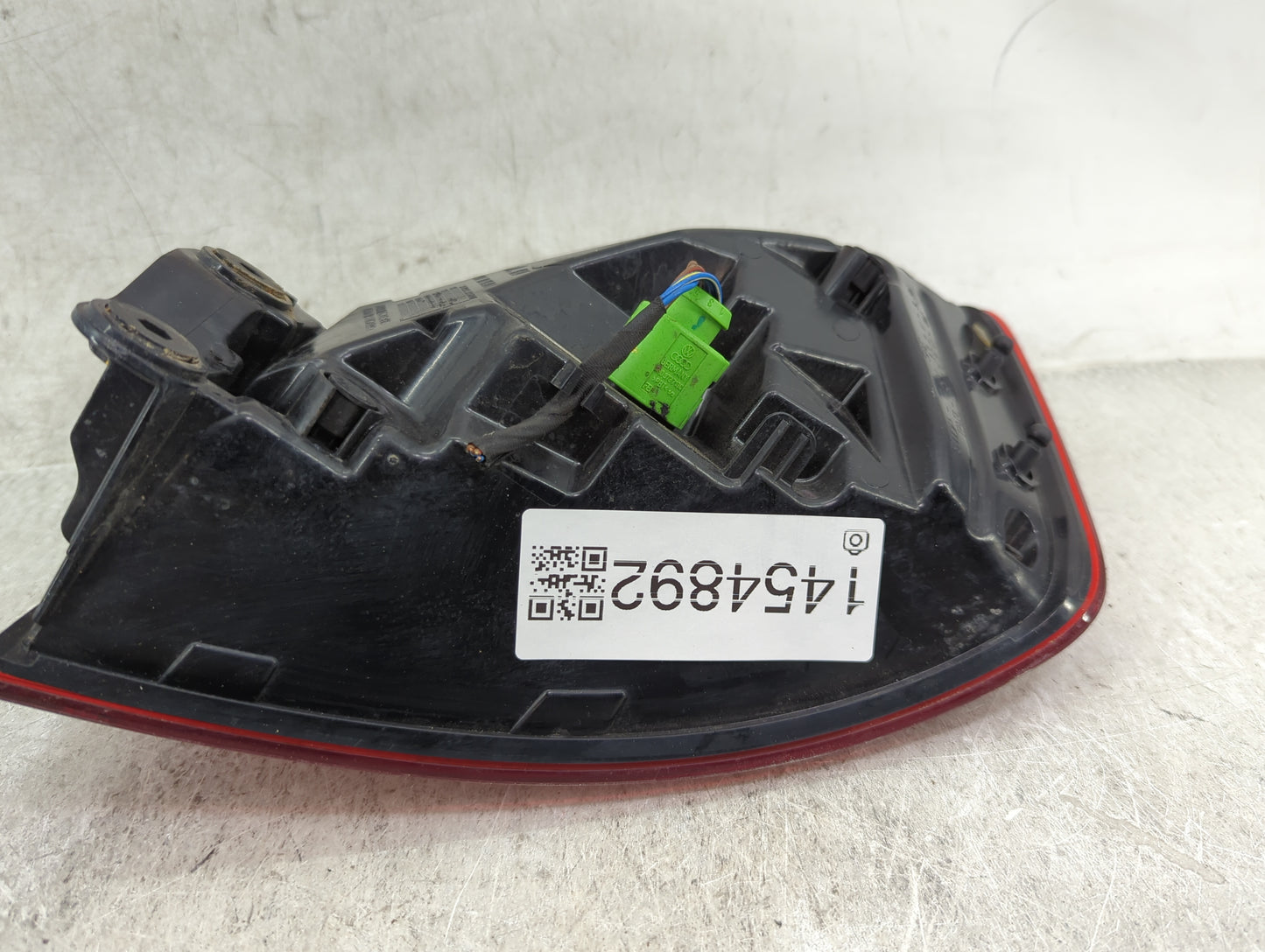 2015-2016 Audi A3 Tail Light Assembly Driver Left OEM P/N:8V5 945 095 C Fits Fits 2015 2016 OEM Used Auto Parts - Oemusedaut
