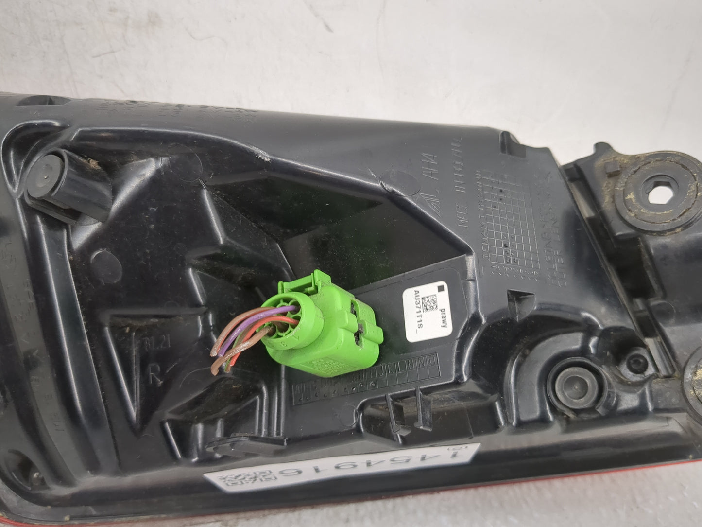 2015-2016 Audi A3 Tail Light Assembly Passenger Right OEM P/N:8V5 945 096 C Fits Fits 2015 2016 OEM Used Auto Parts - Oemuse