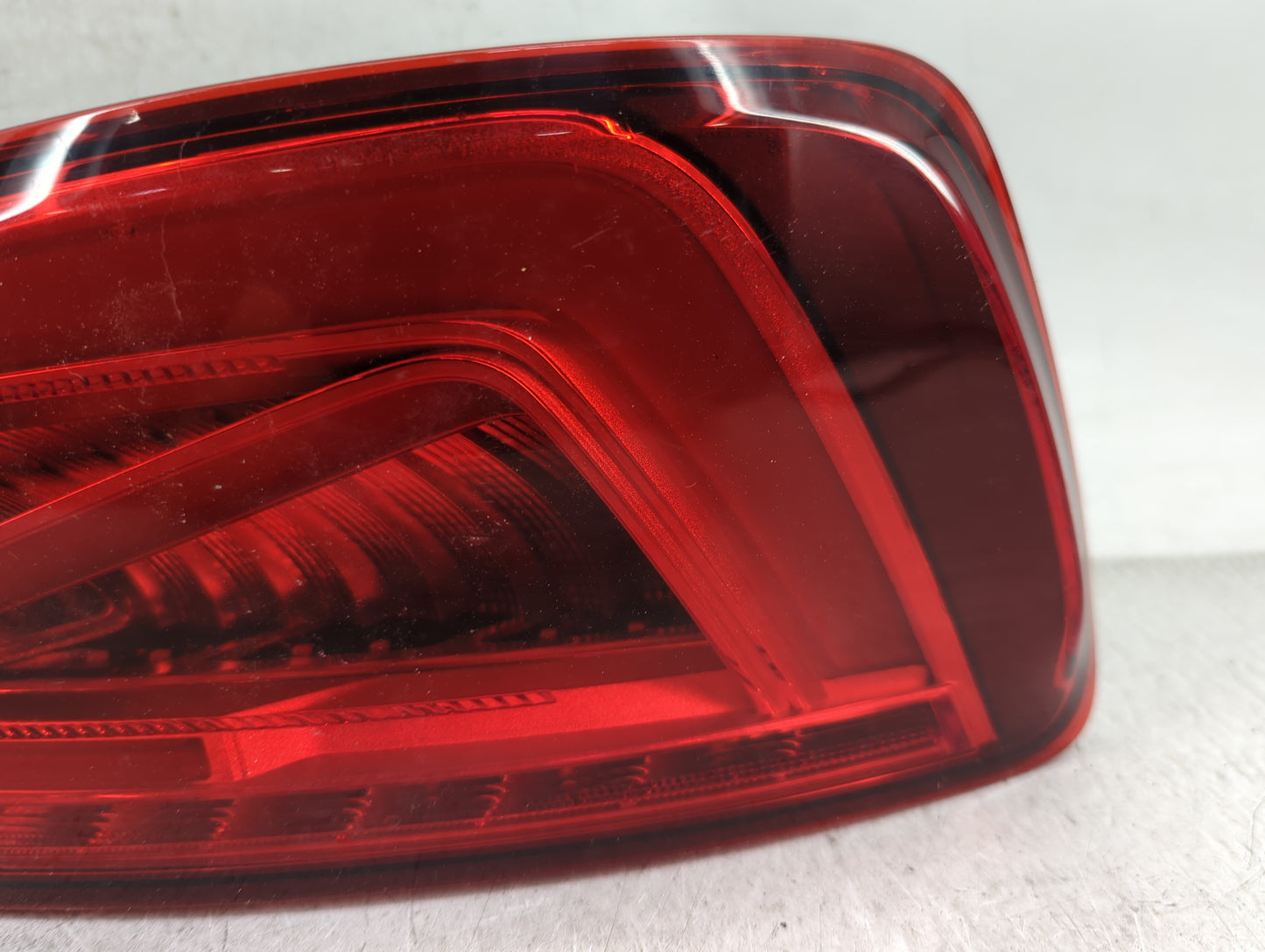 2015-2016 Audi A3 Tail Light Assembly Driver Left OEM P/N:8V5 945 095 C Fits Fits 2015 2016 OEM Used Auto Parts - Oemusedaut
