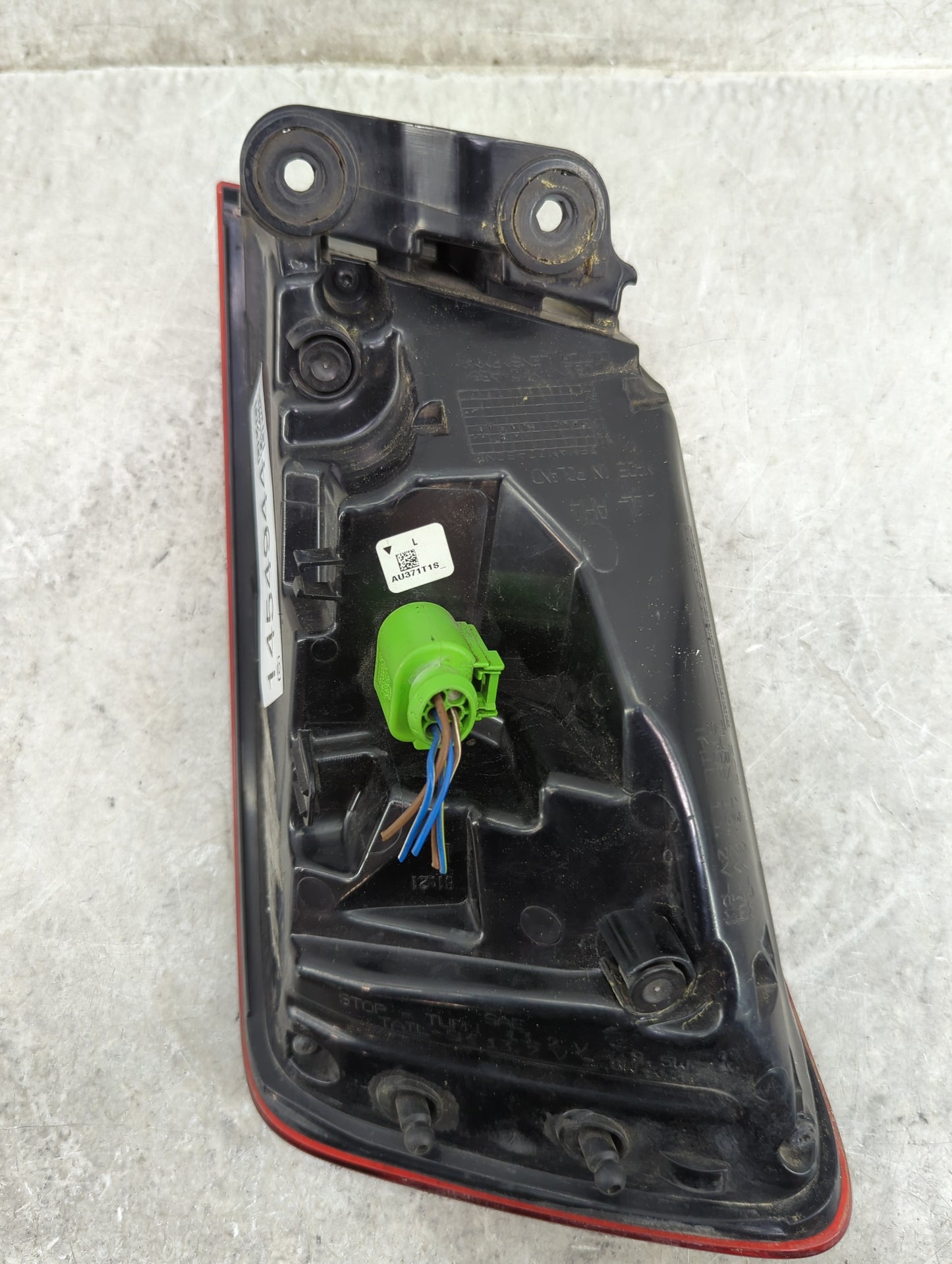 2015-2016 Audi A3 Tail Light Assembly Driver Left OEM P/N:8V5 945 095 C Fits Fits 2015 2016 OEM Used Auto Parts - Oemusedaut