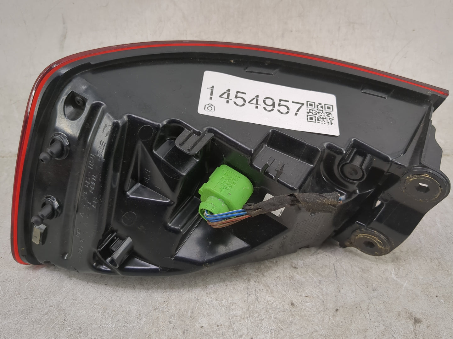2015-2016 Audi A3 Tail Light Assembly Driver Left OEM P/N:81210102 8V5 945 -095 C Fits Fits 2015 2016 OEM Used Auto Parts - 