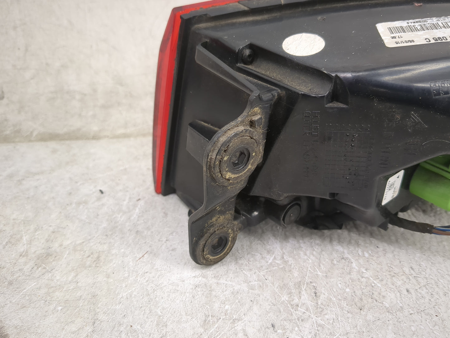 2015-2016 Audi A3 Tail Light Assembly Driver Left OEM P/N:8V5 945 095 C Fits Fits 2015 2016 OEM Used Auto Parts - Oemusedaut