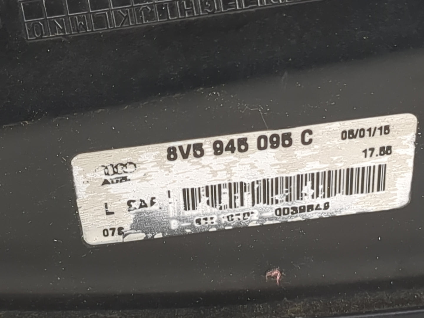 2015-2016 Audi A3 Tail Light Assembly Driver Left OEM P/N:8V5 945 095 C Fits Fits 2015 2016 OEM Used Auto Parts - Oemusedaut