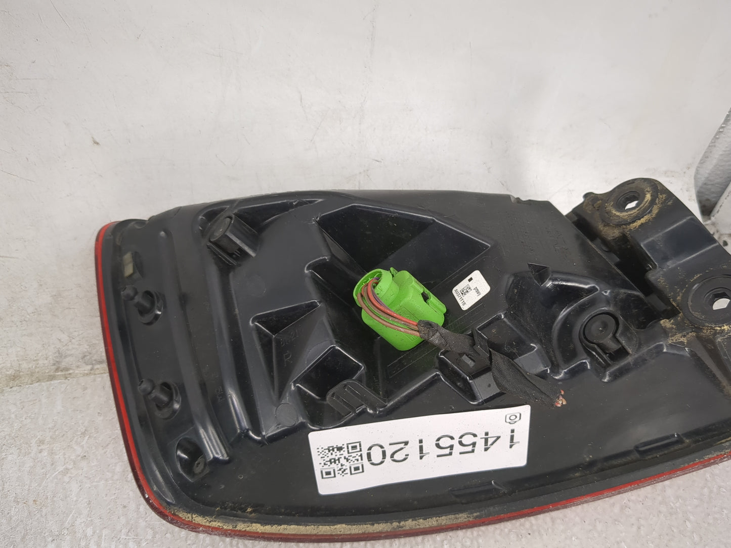 2015-2016 Audi A3 Tail Light Assembly Passenger Right OEM P/N:8V5 945 096 C Fits Fits 2015 2016 OEM Used Auto Parts - Oemuse