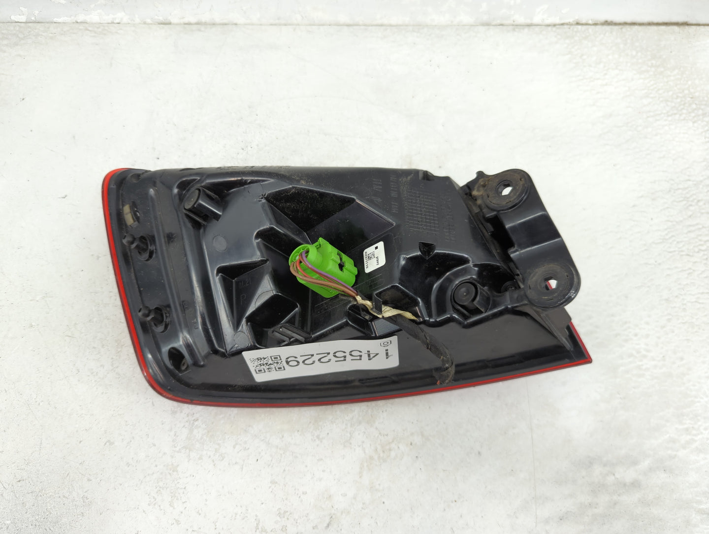 2015-2016 Audi A3 Tail Light Assembly Passenger Right OEM P/N:8V5 945 096 C Fits Fits 2015 2016 OEM Used Auto Parts - Oemuse