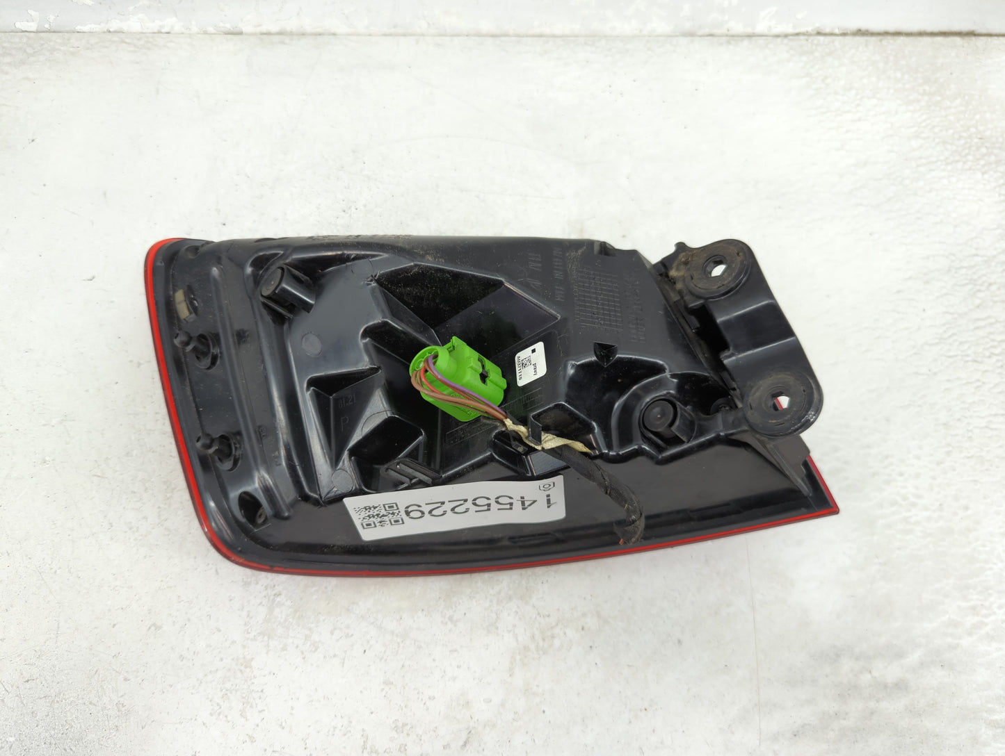 2015-2016 Audi A3 Tail Light Assembly Passenger Right OEM P/N:8V5 945 096 C Fits Fits 2015 2016 OEM Used Auto Parts - Oemuse