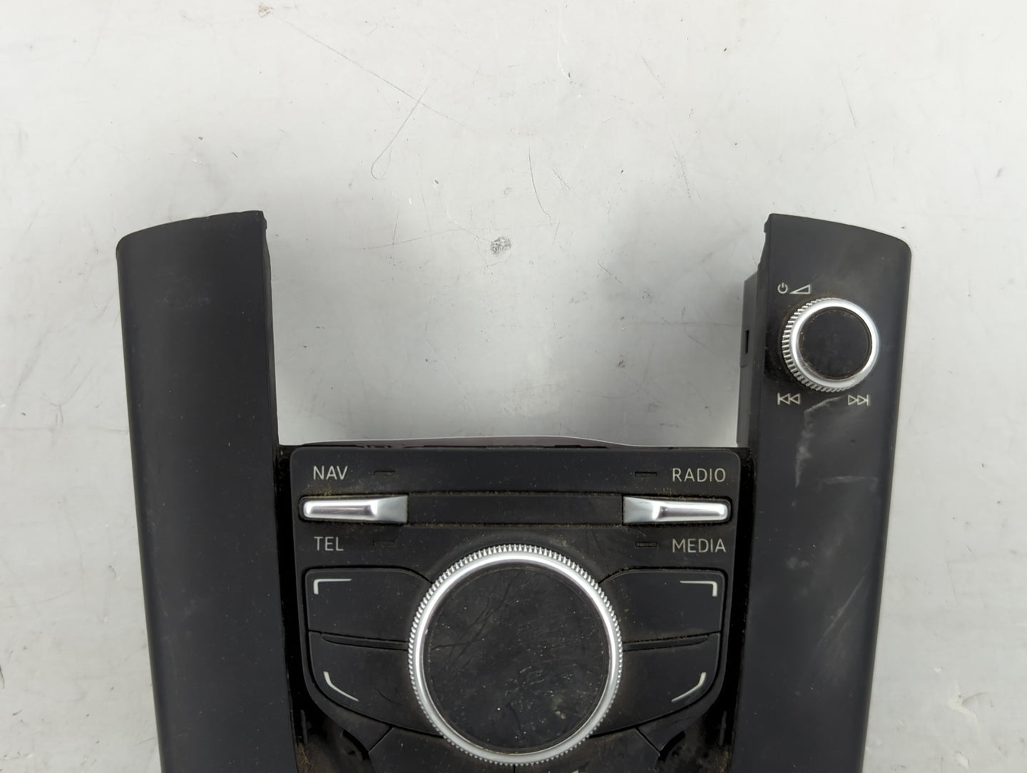 2015-2018 Audi A3 Radio AM FM Cd Player Receiver Replacement P/N:8V0 919 614 P Fits Fits 2015 2016 2017 2018 OEM Used Auto P