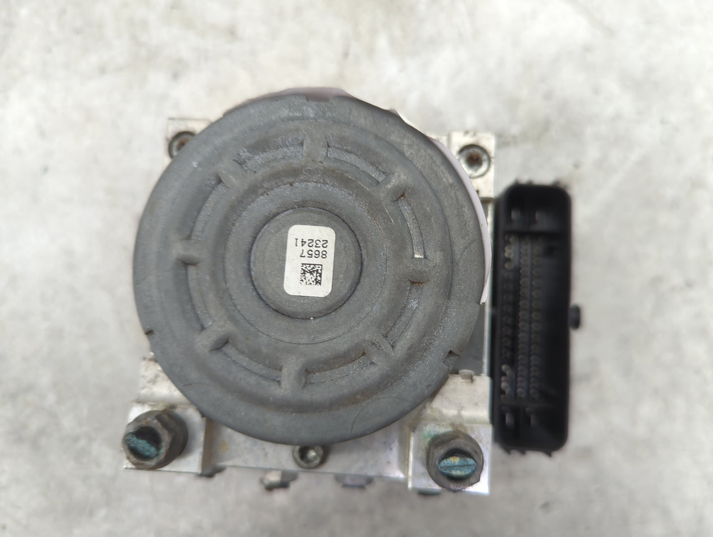2015-2016 Audi A3 ABS Pump Control Module Replacement P/N:3Q0 907 379 F Fits Fits 2015 2016 OEM Used Auto Parts - Oemusedaut