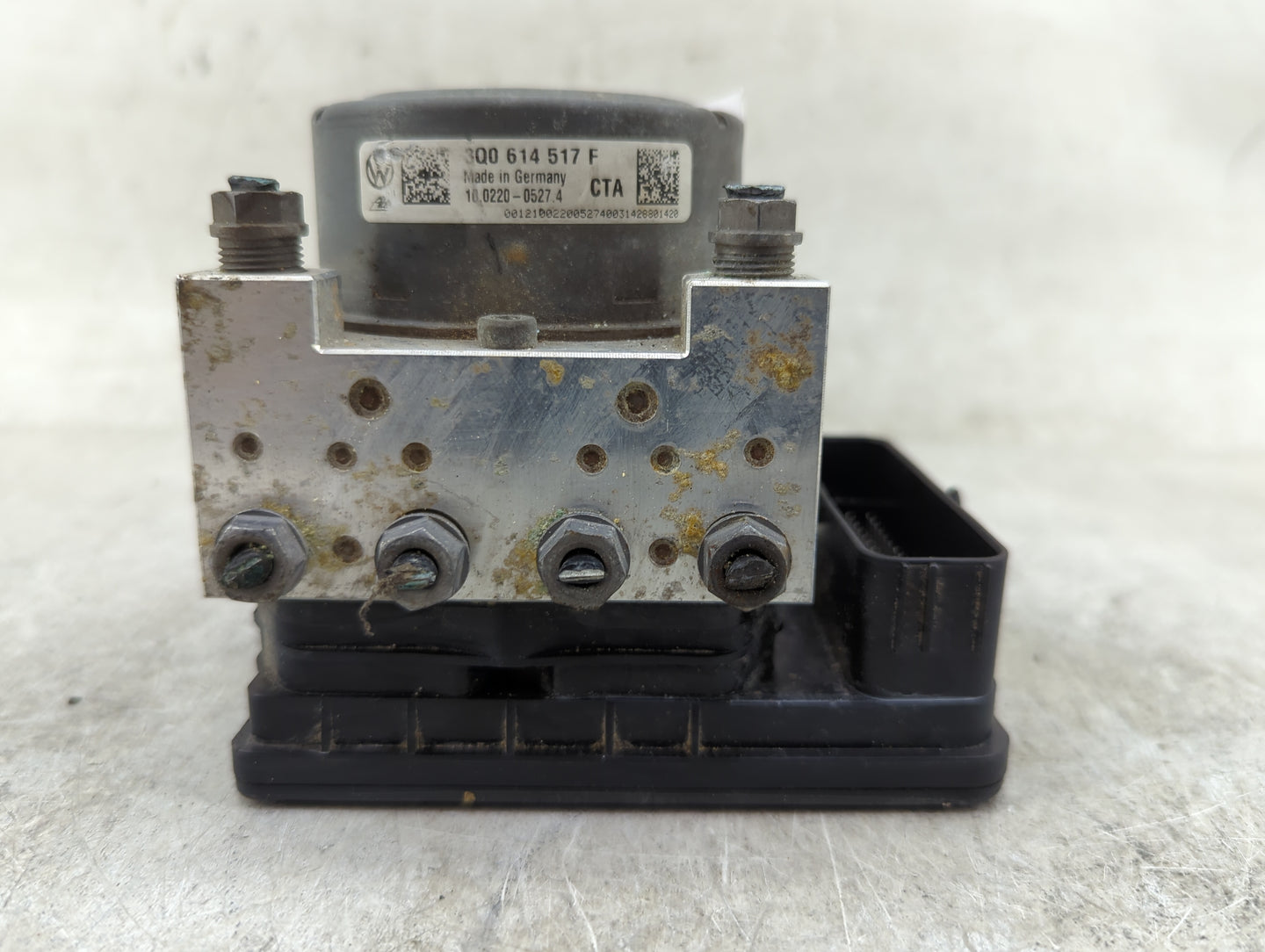 2015-2016 Audi A3 ABS Pump Control Module Replacement P/N:3Q0 907 379 F Fits Fits 2015 2016 OEM Used Auto Parts - Oemusedaut