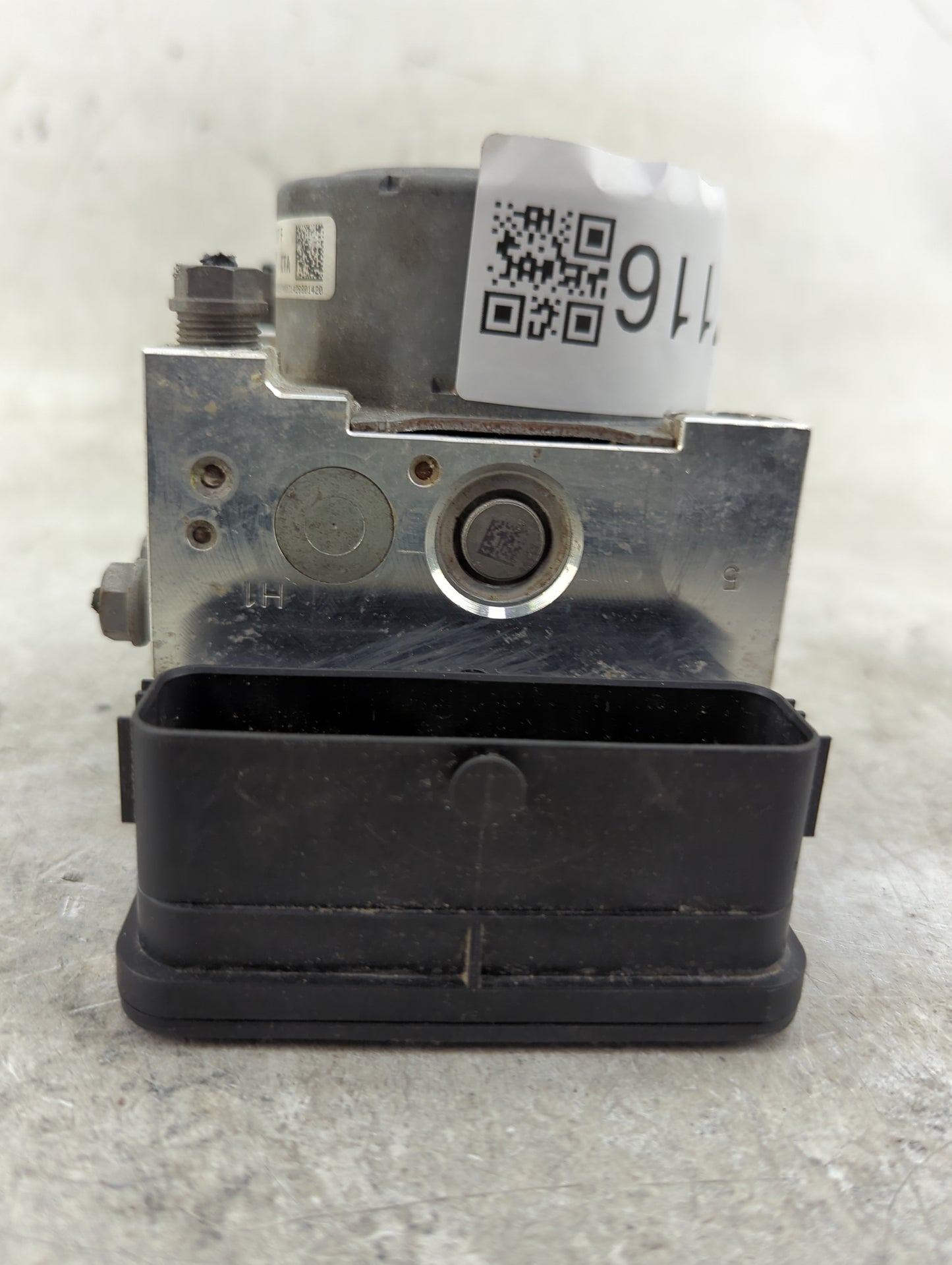 2015-2016 Audi A3 ABS Pump Control Module Replacement P/N:3Q0 907 379 F Fits Fits 2015 2016 OEM Used Auto Parts - Oemusedaut
