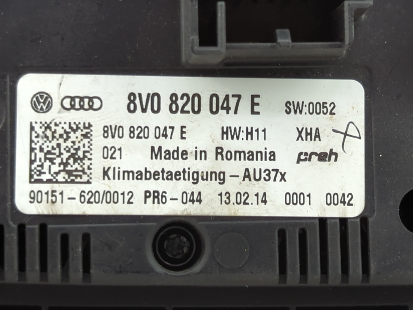 2015-2018 Audi A3 Climate Control Module Temperature AC/Heater Replacement P/N:8V0 820 047 E Fits Fits 2015 2016 2017 2018 O