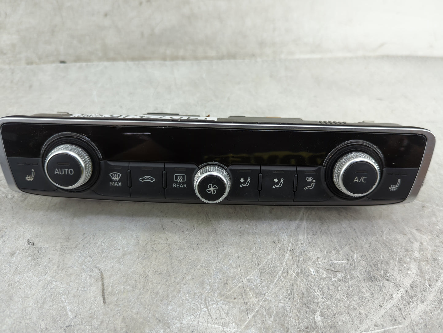 2015-2018 Audi A3 Climate Control Module Temperature AC/Heater Replacement P/N:8V0 820 043 D Fits Fits 2015 2016 2017 2018 O