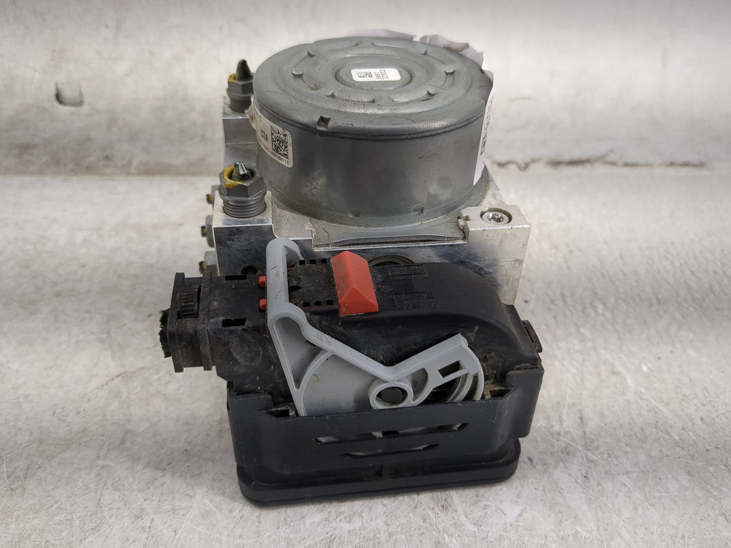 2015-2016 Audi A3 ABS Pump Control Module Replacement P/N:5Q0 614 517 T Fits Fits 2015 2016 OEM Used Auto Parts - Oemusedaut
