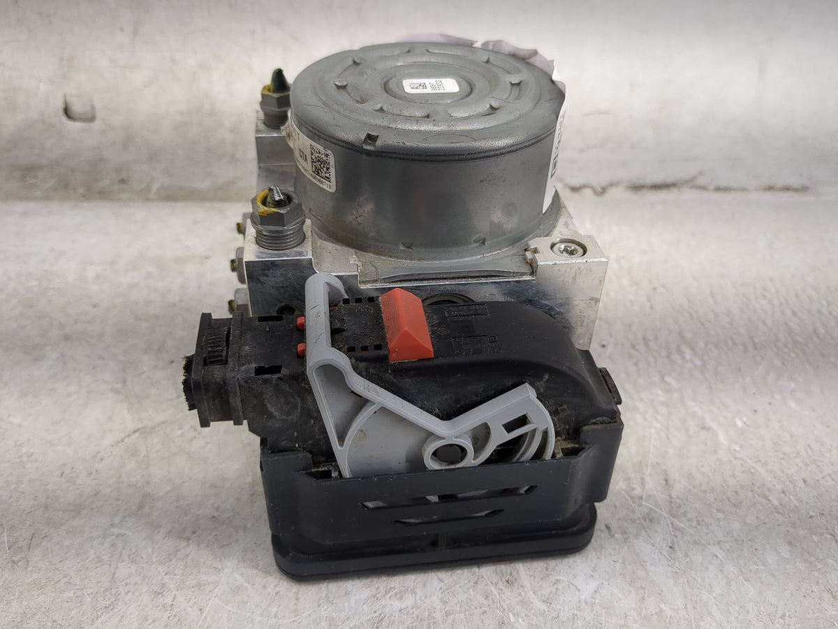 2015-2016 Audi A3 Anti-Lock Brake ABS Pump Module Actuator OEM P/N:5Q0 614 517 T Fits Fits 2015 2016 OEM Used Auto Parts - O