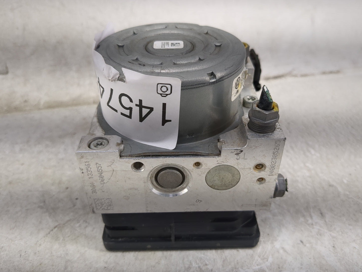 2015-2016 Audi A3 ABS Pump Control Module Replacement P/N:5Q0 614 517 T Fits Fits 2015 2016 OEM Used Auto Parts - Oemusedaut