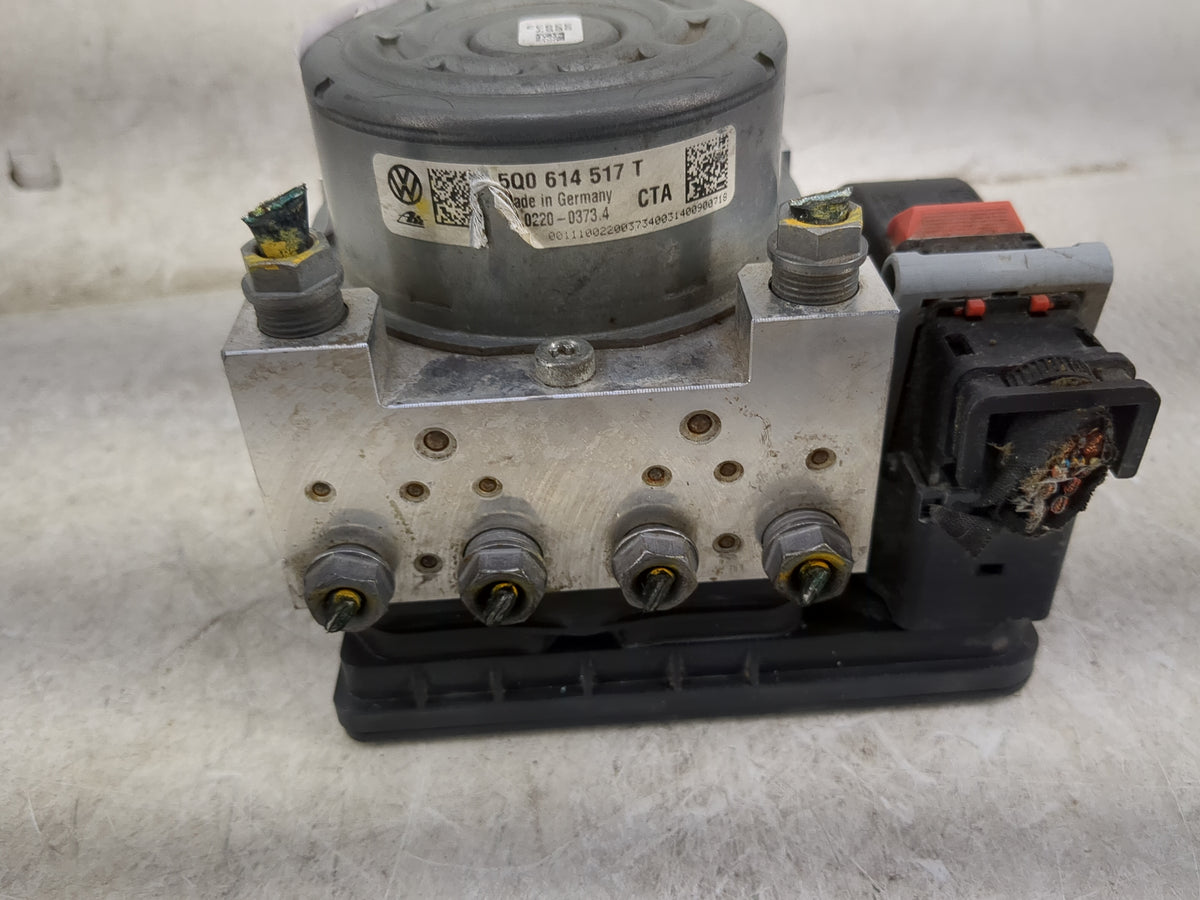 2015-2016 Audi A3 Anti-Lock Brake ABS Pump Module Actuator OEM P/N:5Q0 614 517 T Fits Fits 2015 2016 OEM Used Auto Parts - O