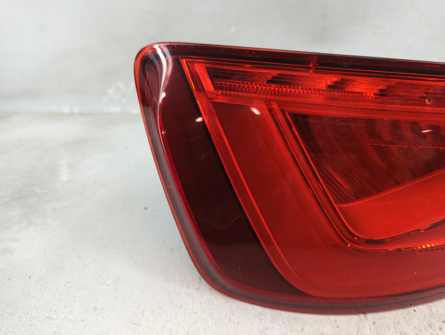 2015-2016 Audi A3 Tail Light Assembly Driver Left OEM P/N:8V5 945 095 C Fits Fits 2015 2016 OEM Used Auto Parts - Oemusedaut