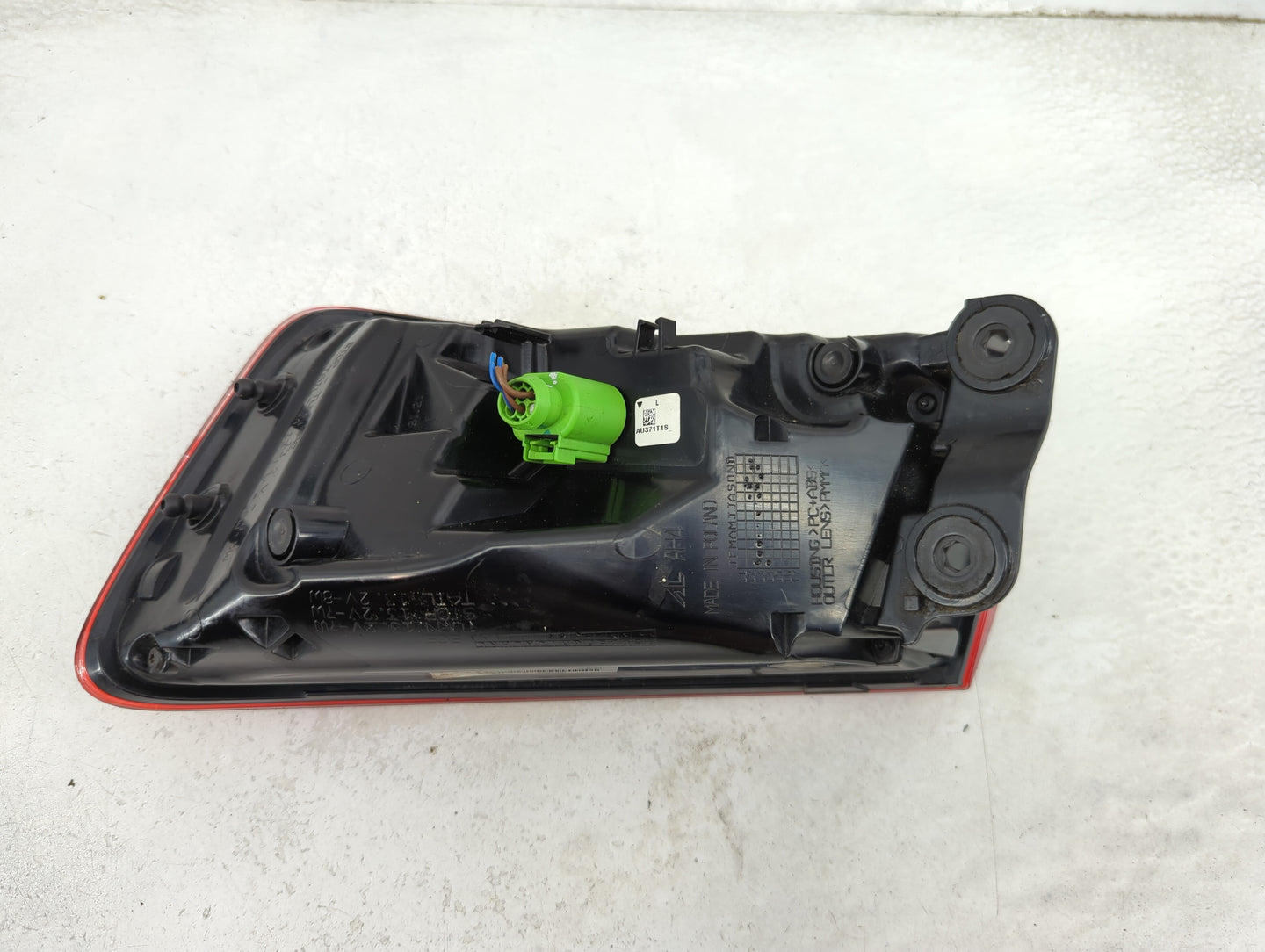 2015-2016 Audi A3 Tail Light Assembly Driver Left OEM P/N:8V5 945 095 C Fits Fits 2015 2016 OEM Used Auto Parts - Oemusedaut