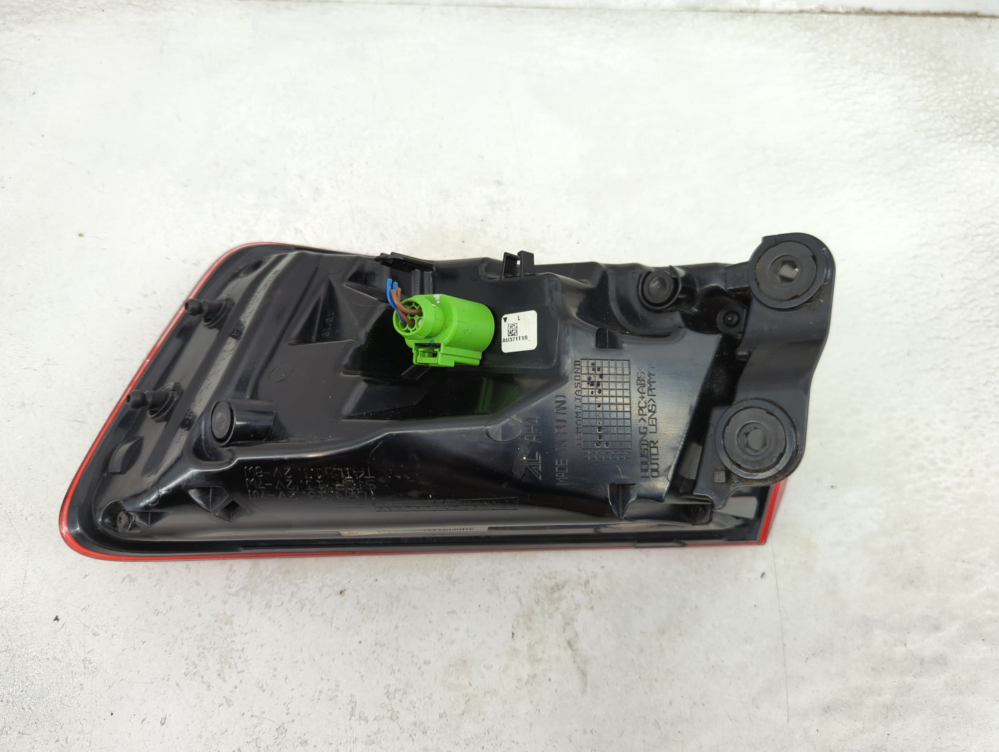 2015-2016 Audi A3 Tail Light Assembly Driver Left OEM P/N:8V5 945 095 C Fits Fits 2015 2016 OEM Used Auto Parts - Oemusedaut