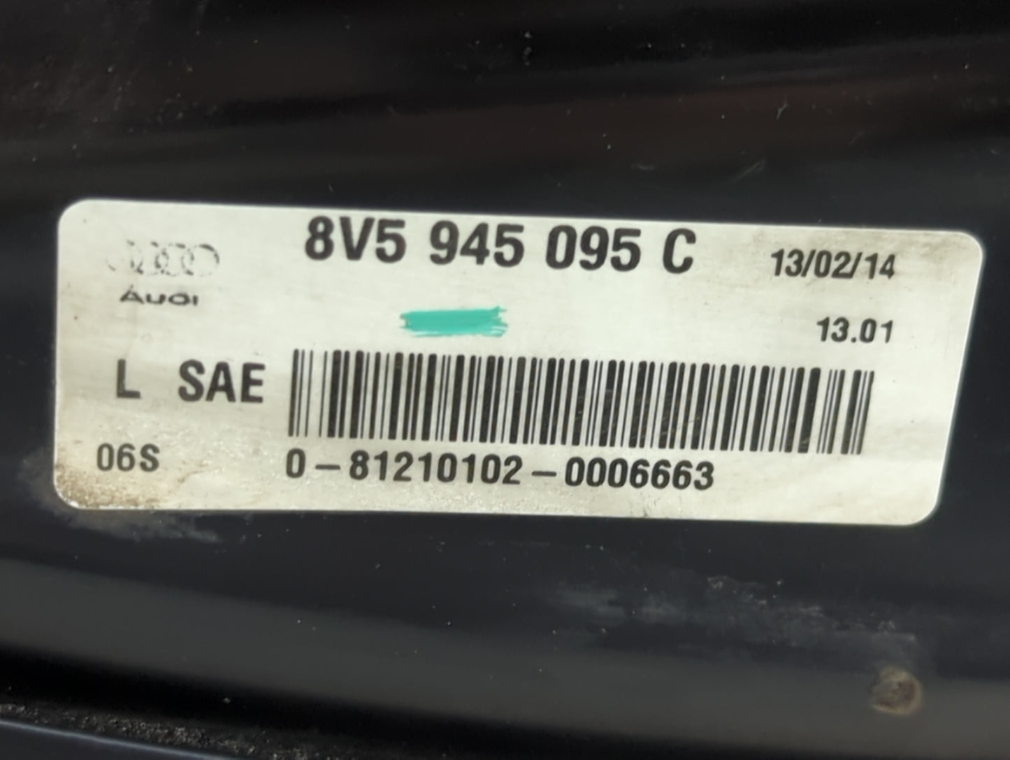 2015-2016 Audi A3 Tail Light Assembly Driver Left OEM P/N:8V5 945 095 C Fits Fits 2015 2016 OEM Used Auto Parts - Oemusedaut