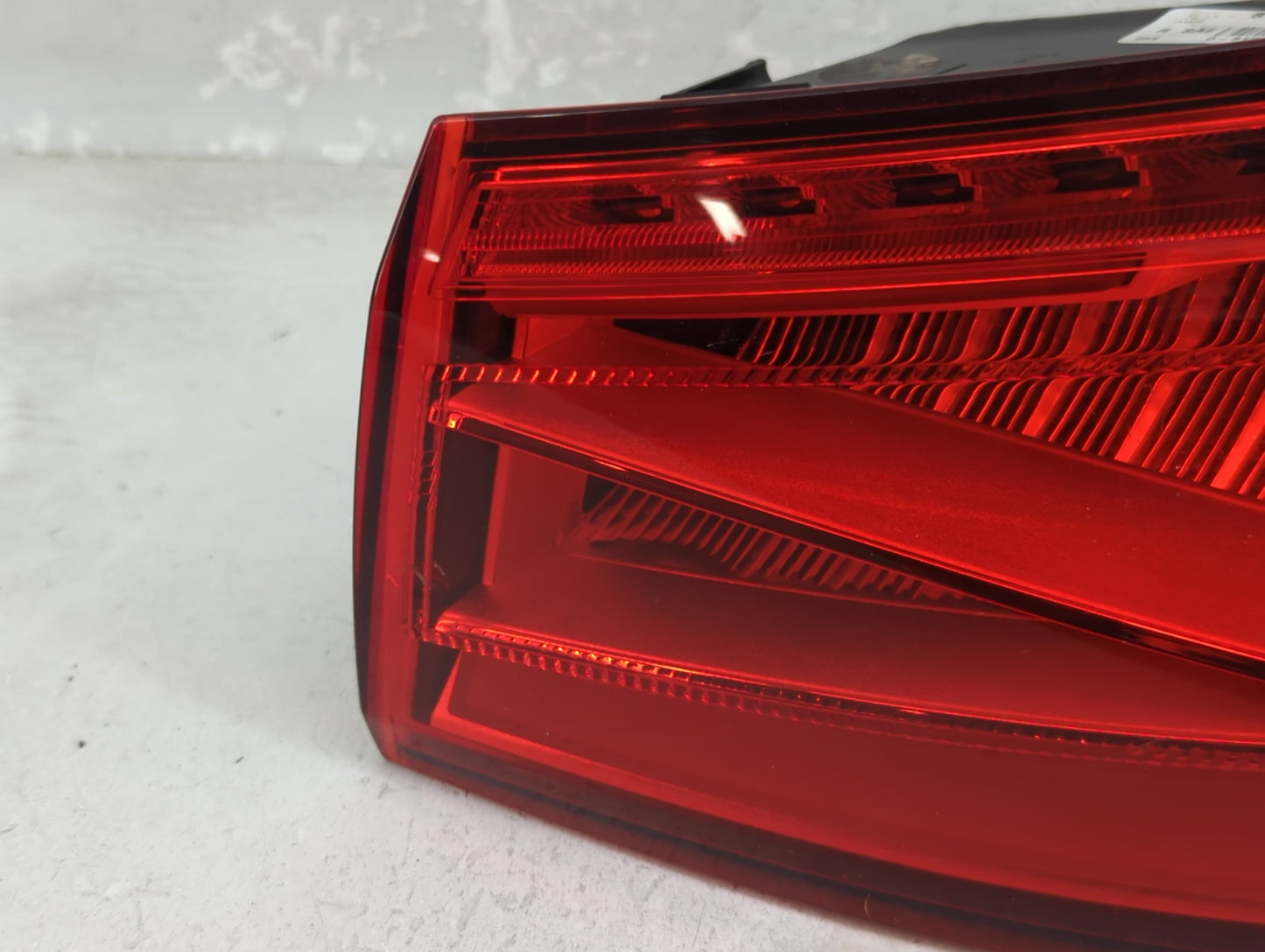 2015-2016 Audi A3 Tail Light Assembly Passenger Right OEM P/N:8V5 945 096 C Fits Fits 2015 2016 OEM Used Auto Parts - Oemuse