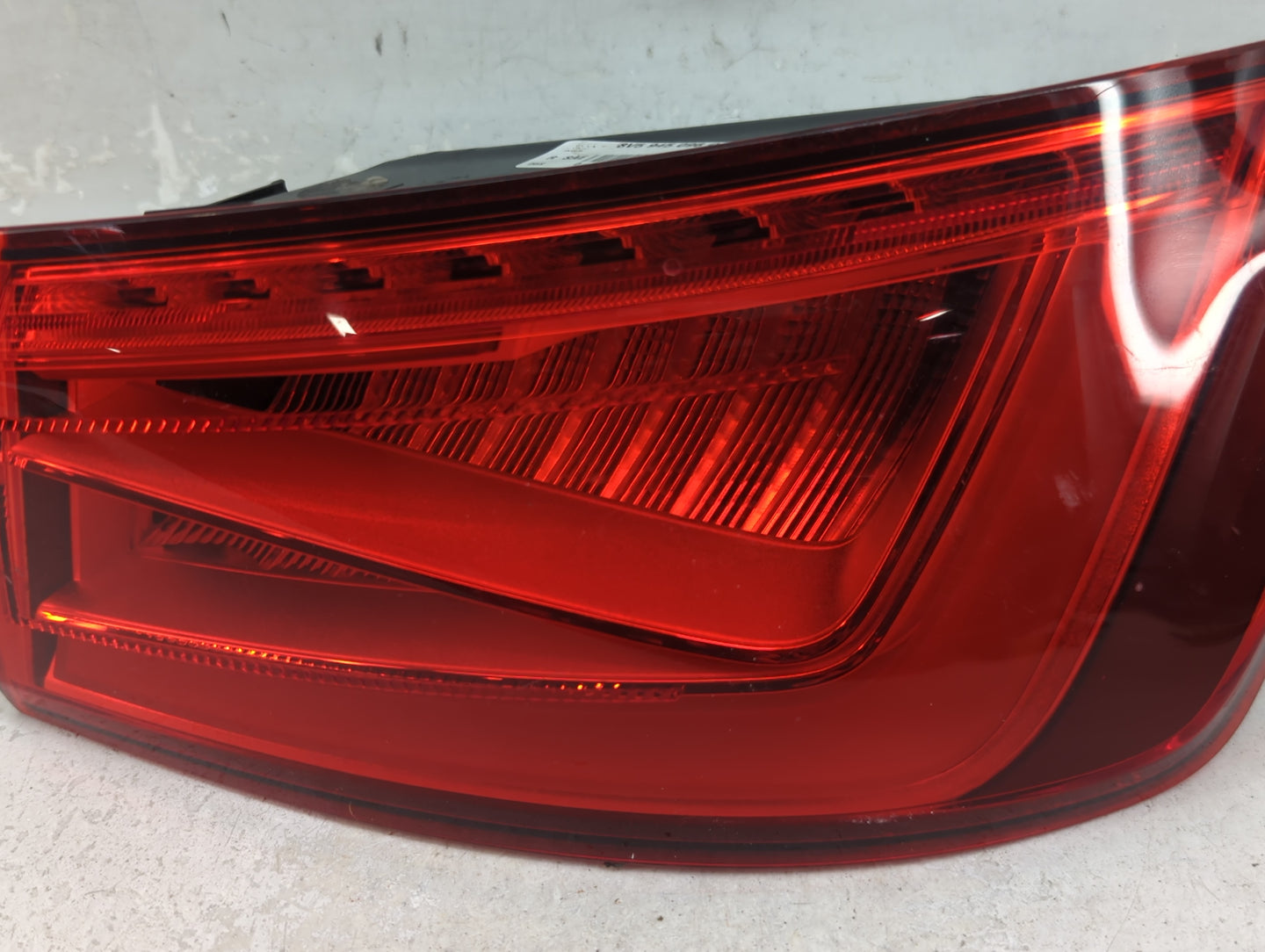 2015-2016 Audi A3 Tail Light Assembly Passenger Right OEM P/N:8V5 945 096 C Fits Fits 2015 2016 OEM Used Auto Parts - Oemuse