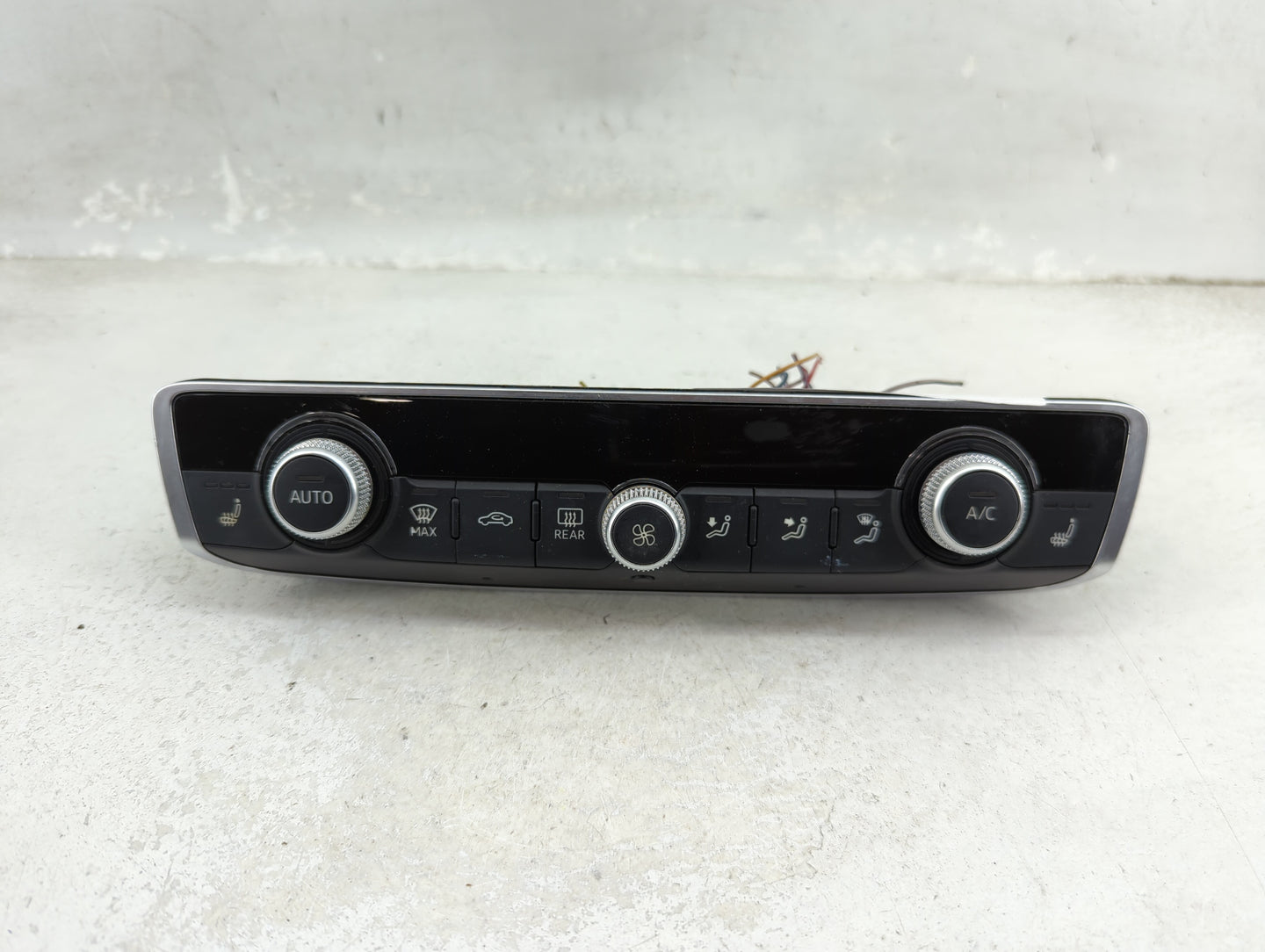 2015-2018 Audi A3 Climate Control Module Temperature AC/Heater Replacement P/N:8V0 820 043 D Fits Fits 2015 2016 2017 2018 O