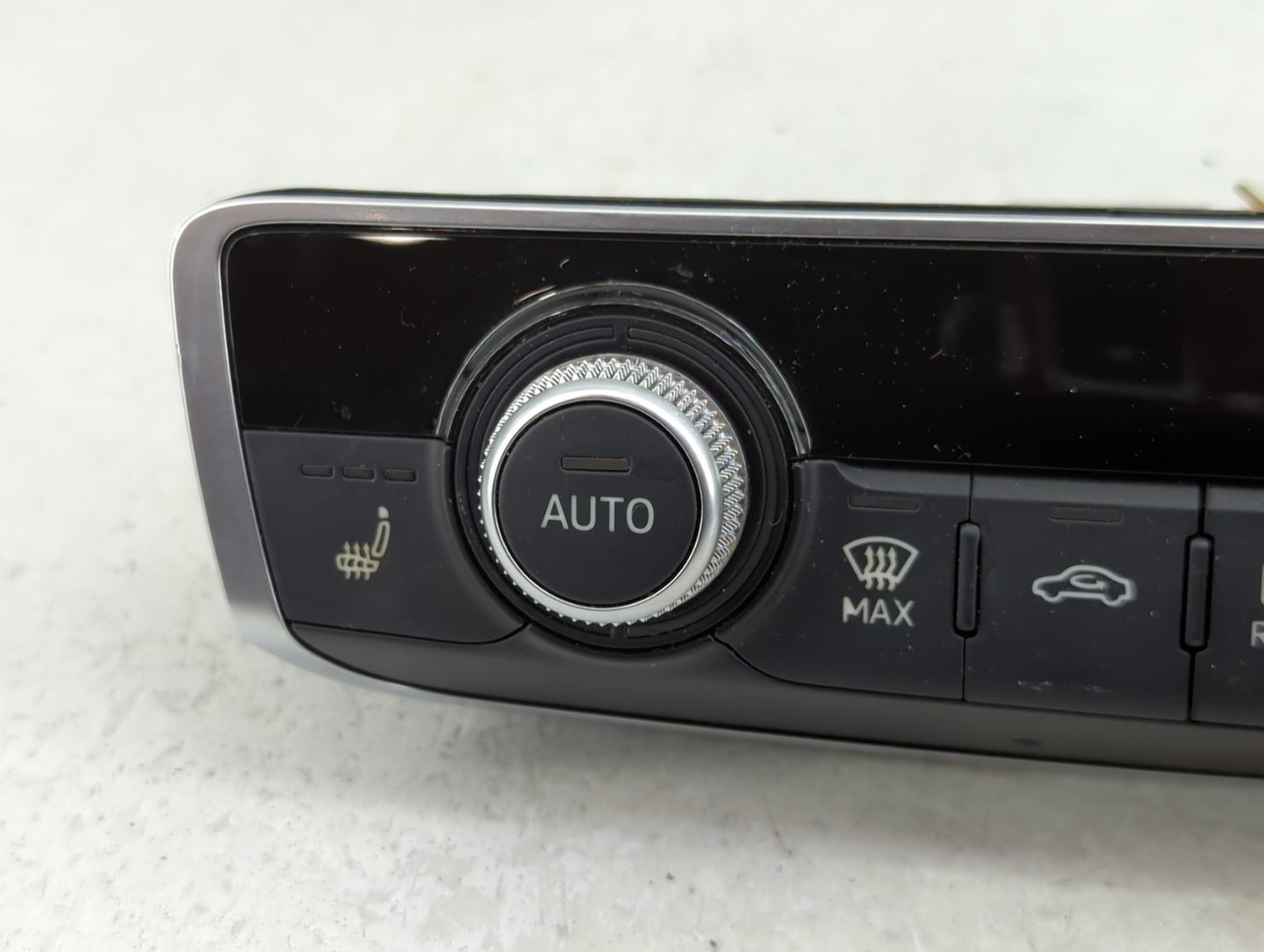 2015-2018 Audi A3 Climate Control Module Temperature AC/Heater Replacement P/N:8V0 820 043 D Fits Fits 2015 2016 2017 2018 O