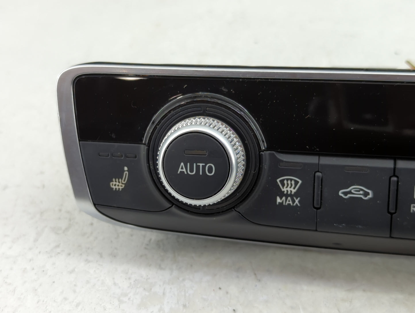 2015-2018 Audi A3 Climate Control Module Temperature AC/Heater Replacement P/N:8V0 820 043 D Fits Fits 2015 2016 2017 2018 O