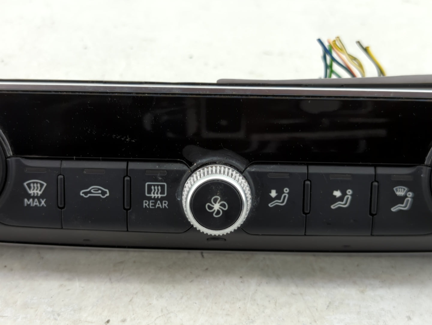 2015-2018 Audi A3 Climate Control Module Temperature AC/Heater Replacement P/N:8V0 820 043 D Fits Fits 2015 2016 2017 2018 O