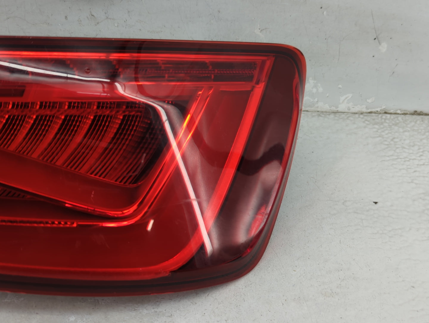 2015-2016 Audi A3 Tail Light Assembly Passenger Right OEM P/N:8V5 945 096 C Fits Fits 2015 2016 OEM Used Auto Parts - Oemuse