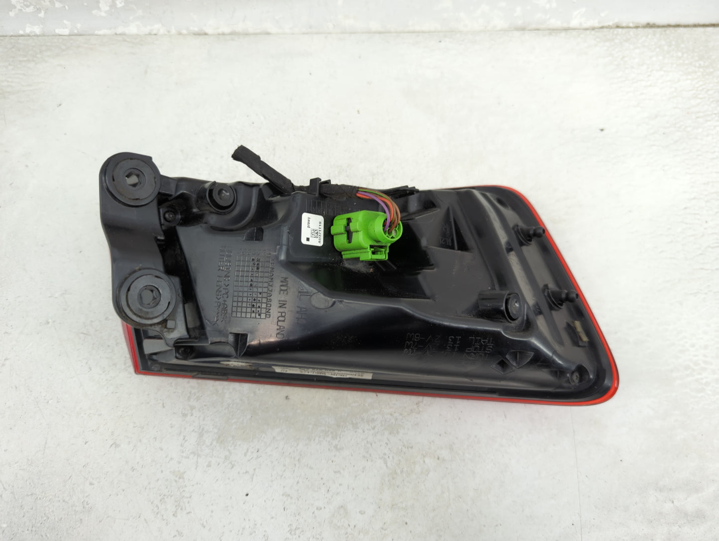 2015-2016 Audi A3 Tail Light Assembly Passenger Right OEM P/N:8V5 945 096 C Fits Fits 2015 2016 OEM Used Auto Parts - Oemuse