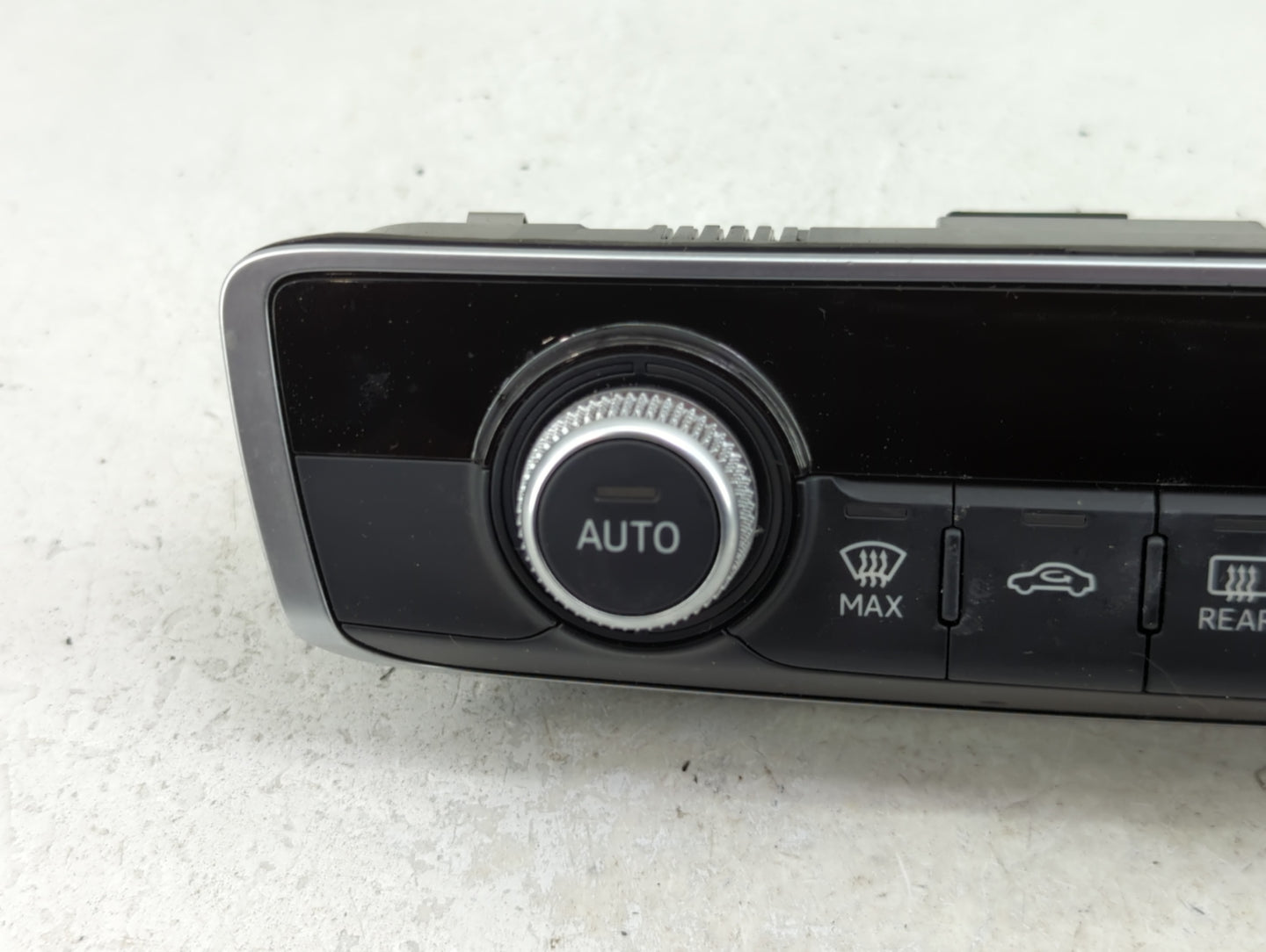 2015-2018 Audi A3 Climate Control Module Temperature AC/Heater Replacement P/N:8V0 820 043 C Fits Fits 2015 2016 2017 2018 O