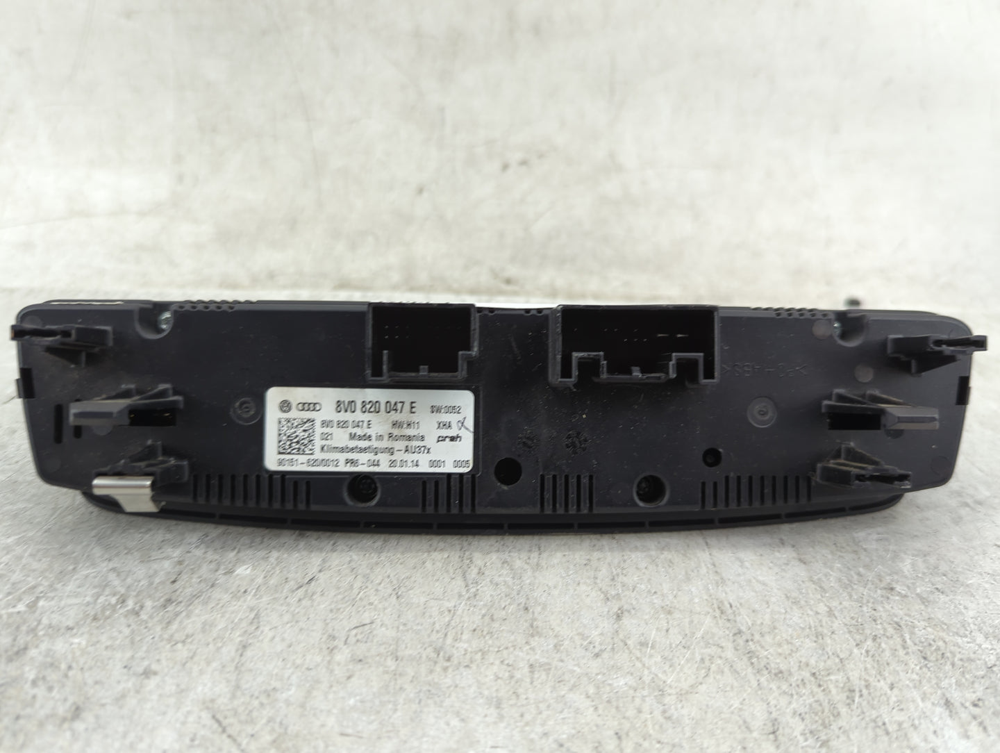2015-2018 Audi A3 Climate Control Module Temperature AC/Heater Replacement P/N:8V0 820 047 E Fits Fits 2015 2016 2017 2018 O