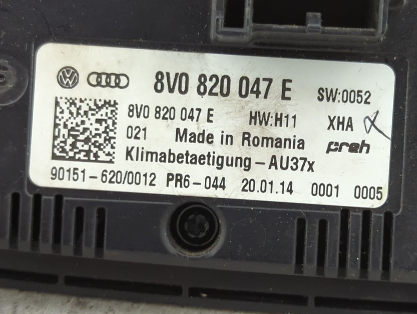 2015-2018 Audi A3 Climate Control Module Temperature AC/Heater Replacement P/N:8V0 820 047 E Fits Fits 2015 2016 2017 2018 O