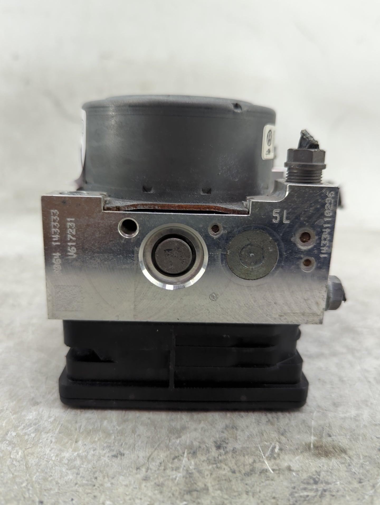 2015-2016 Audi A3 ABS Pump Control Module Replacement P/N:3Q0907379Q 28.5154-2320.3, 10.0916-0317.3 Fits Fits 2015 2016 OEM 