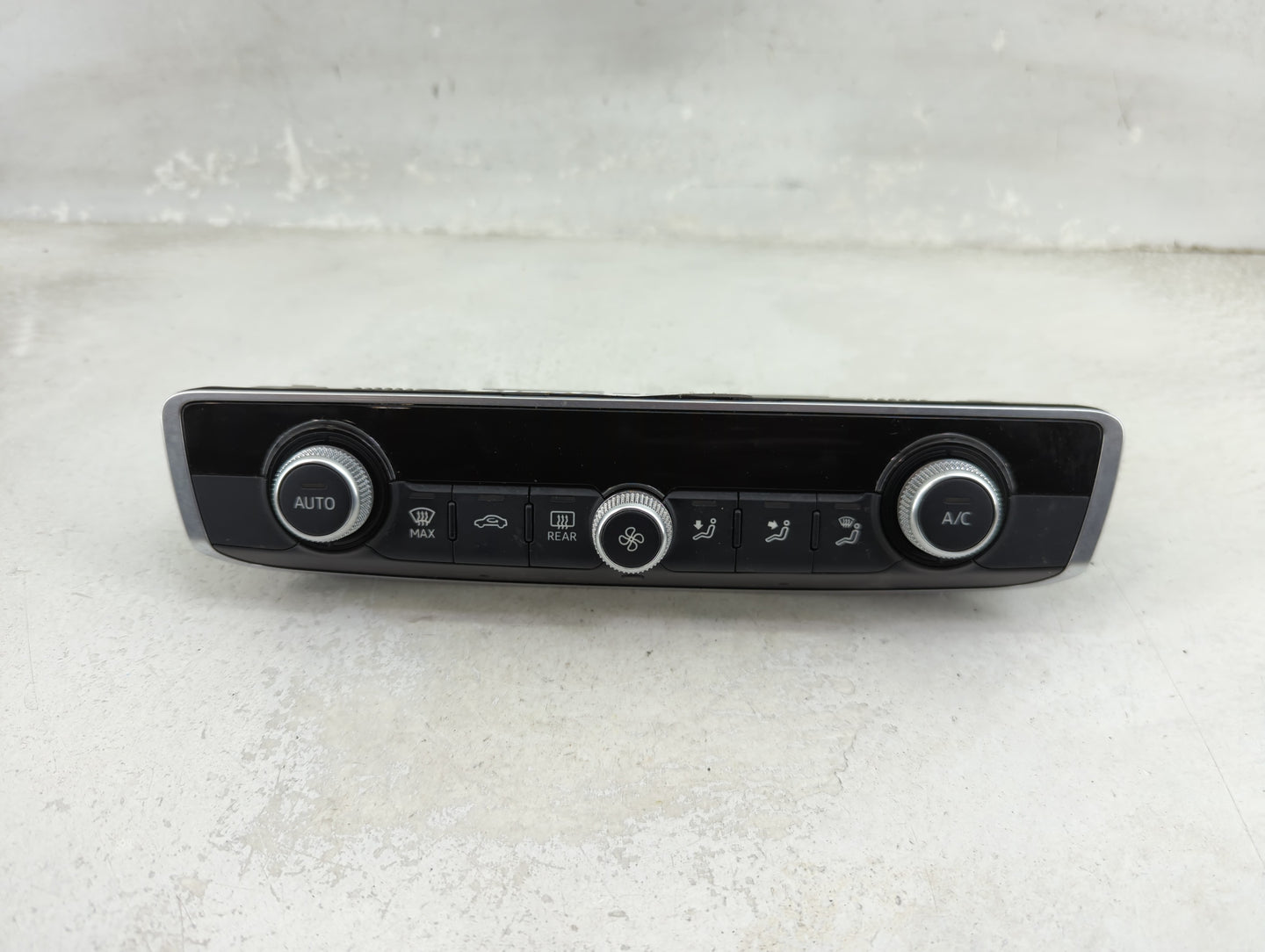 2015-2018 Audi A3 Climate Control Module Temperature AC/Heater Replacement P/N:8V0820043C Fits Fits 2015 2016 2017 2018 OEM 