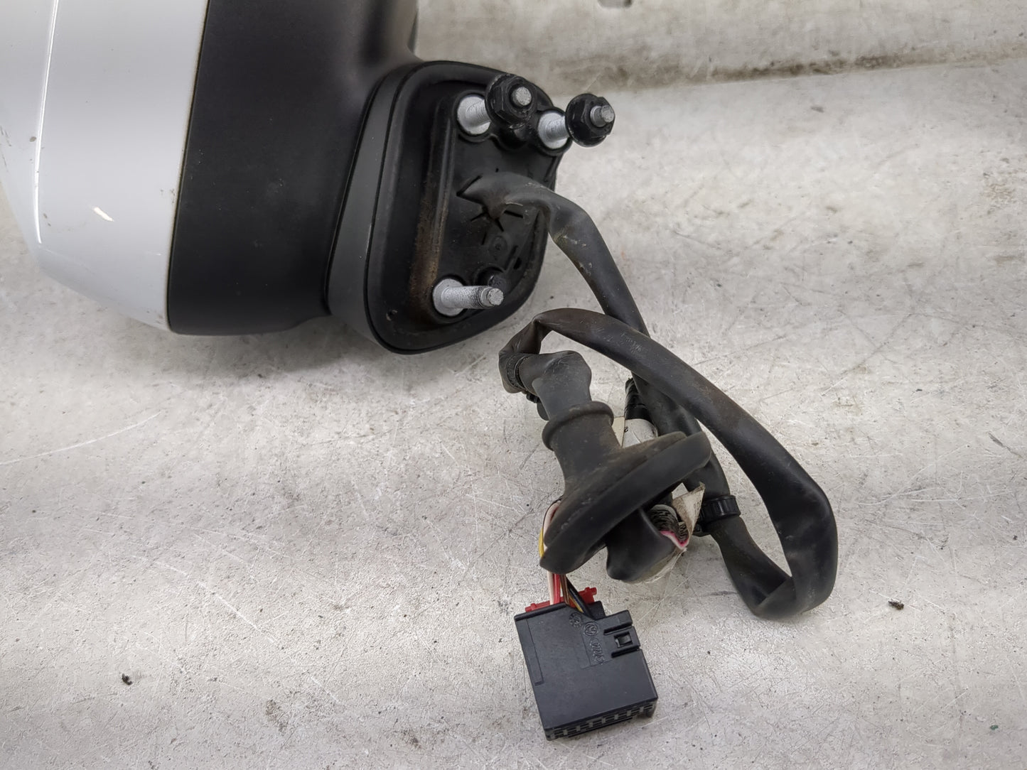 2015-2018 Audi A3 Passenger Side View Mirror - Right Door Mirror OEM Used - Oemusedautoparts1.com