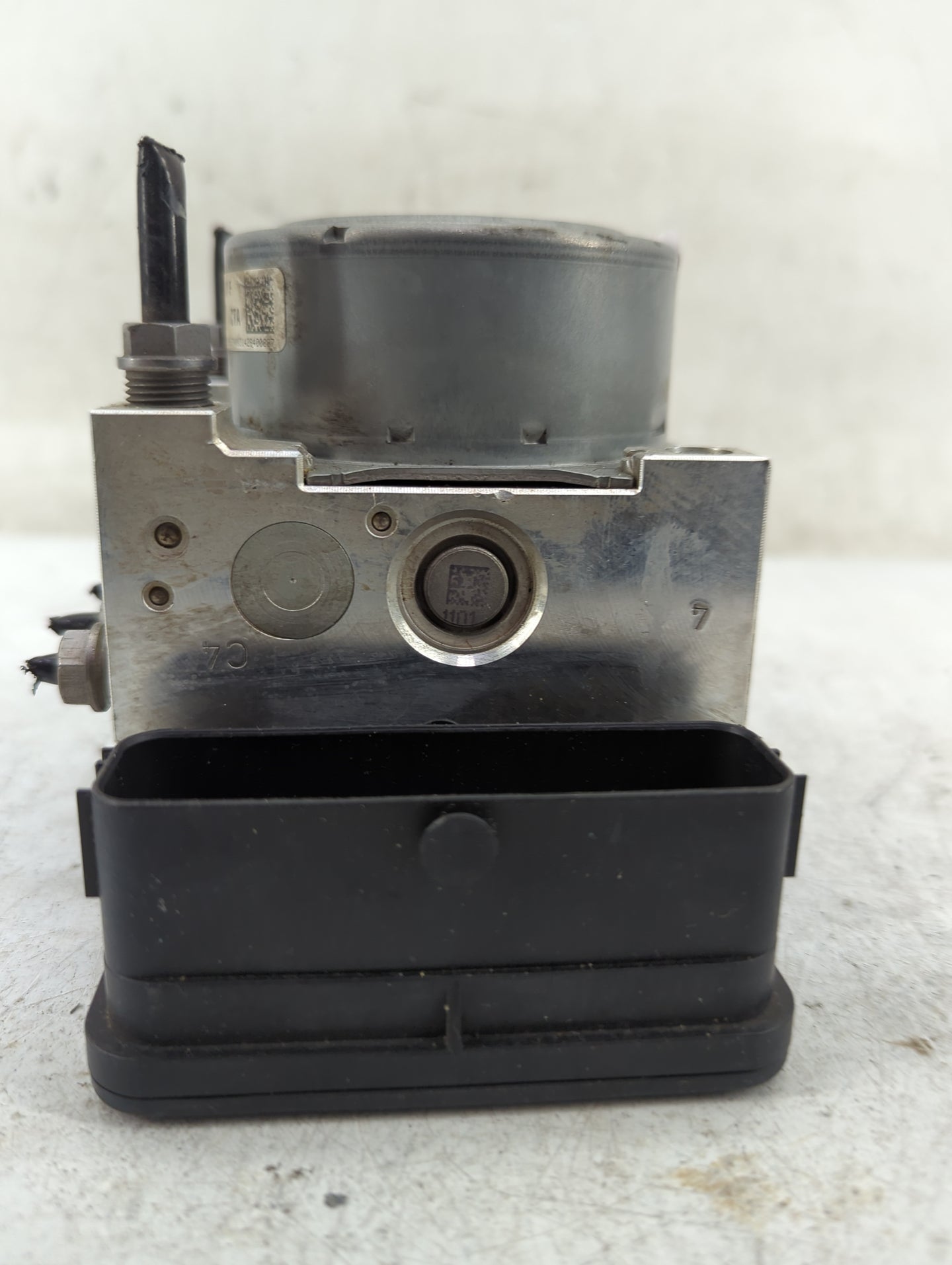 2015-2016 Audi A3 ABS Pump Control Module Replacement P/N:5Q0614517T 10.0220-0373.4 Fits Fits 2015 2016 OEM Used Auto Parts 