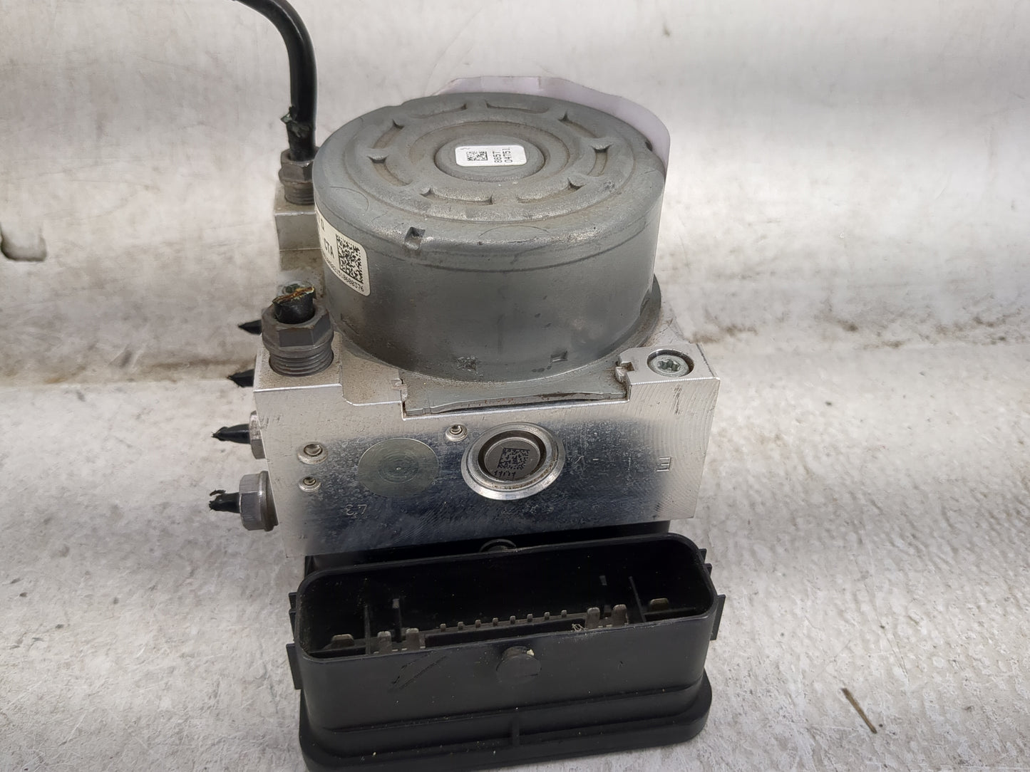 2015-2016 Audi A3 ABS Pump Control Module Replacement P/N:3Q0614517Q 10.0220-0610.4 Fits Fits 2015 2016 OEM Used Auto Parts 