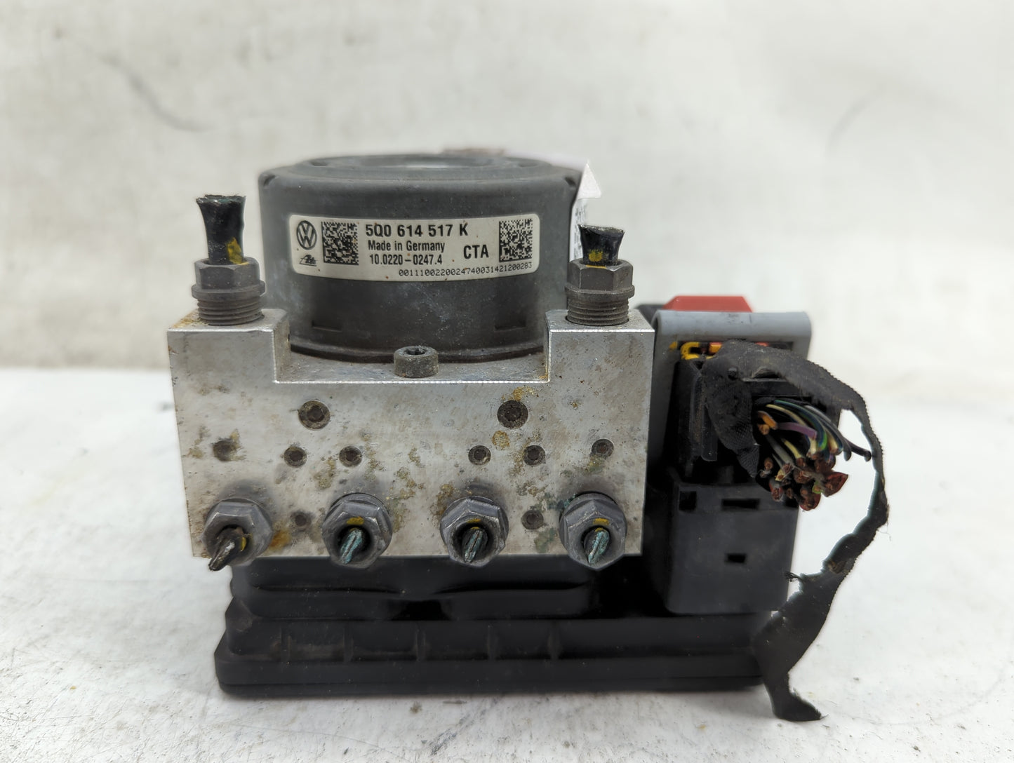 2015-2016 Audi A3 ABS Pump Control Module Replacement P/N:5Q0614517T 10.0220-0373.4 Fits Fits 2015 2016 OEM Used Auto Parts 