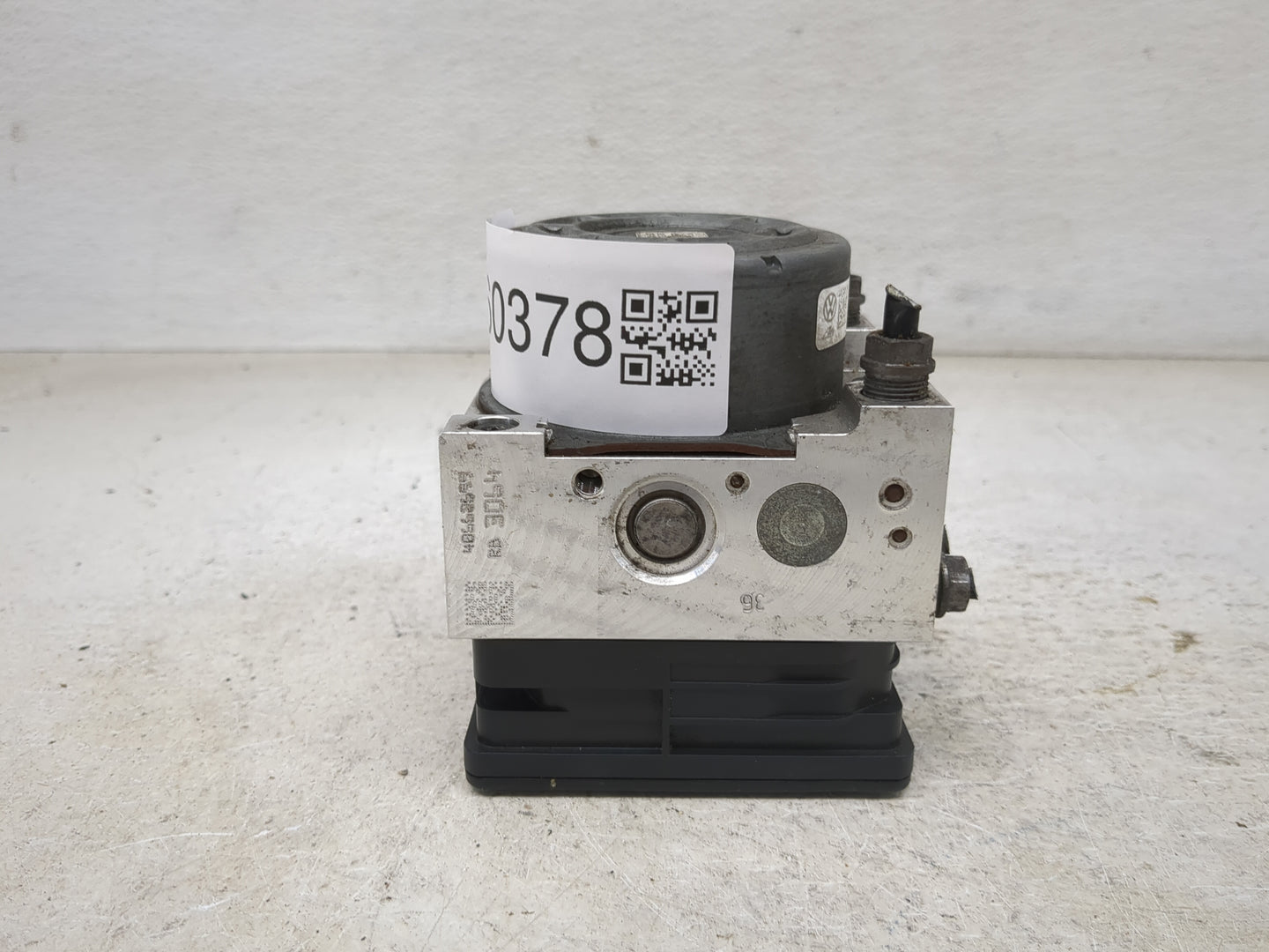 2015-2016 Audi A3 ABS Pump Control Module Replacement P/N:5Q0614517T 10.0220-0373.4 Fits Fits 2015 2016 OEM Used Auto Parts 