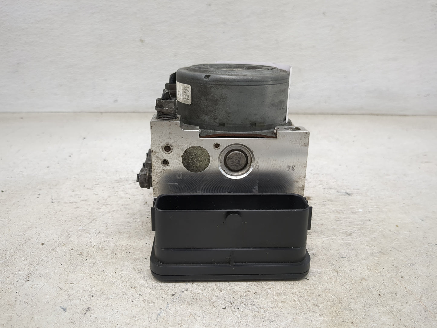 2015-2016 Audi A3 ABS Pump Control Module Replacement P/N:5Q0614517T 10.0220-0373.4 Fits Fits 2015 2016 OEM Used Auto Parts 