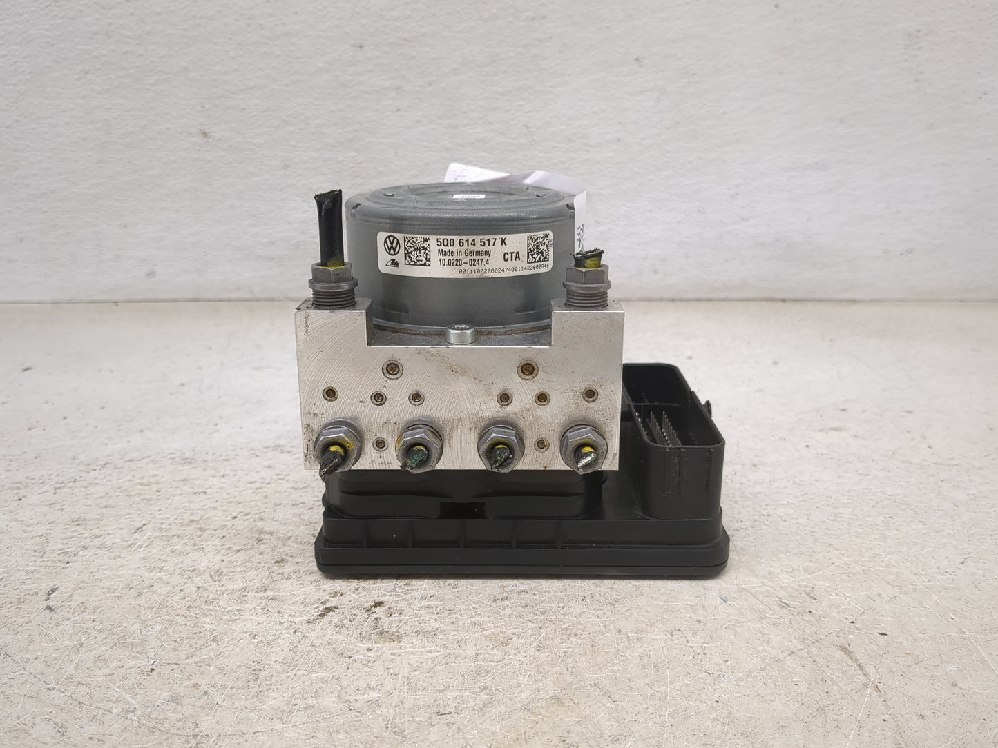2015-2016 Audi A3 ABS Pump Control Module Replacement P/N:5Q0614517K 10.0220-0247.4 Fits Fits 2015 2016 OEM Used Auto Parts 