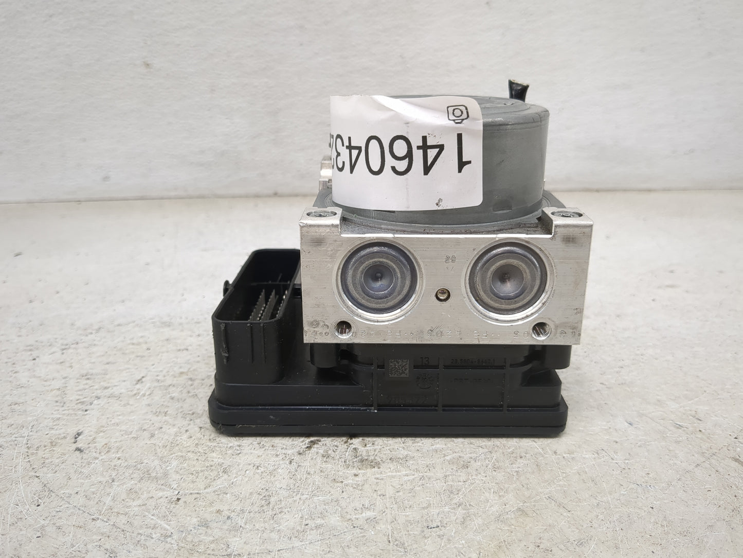 2015-2016 Audi A3 ABS Pump Control Module Replacement P/N:5Q0614517K 10.0220-0247.4 Fits Fits 2015 2016 OEM Used Auto Parts 