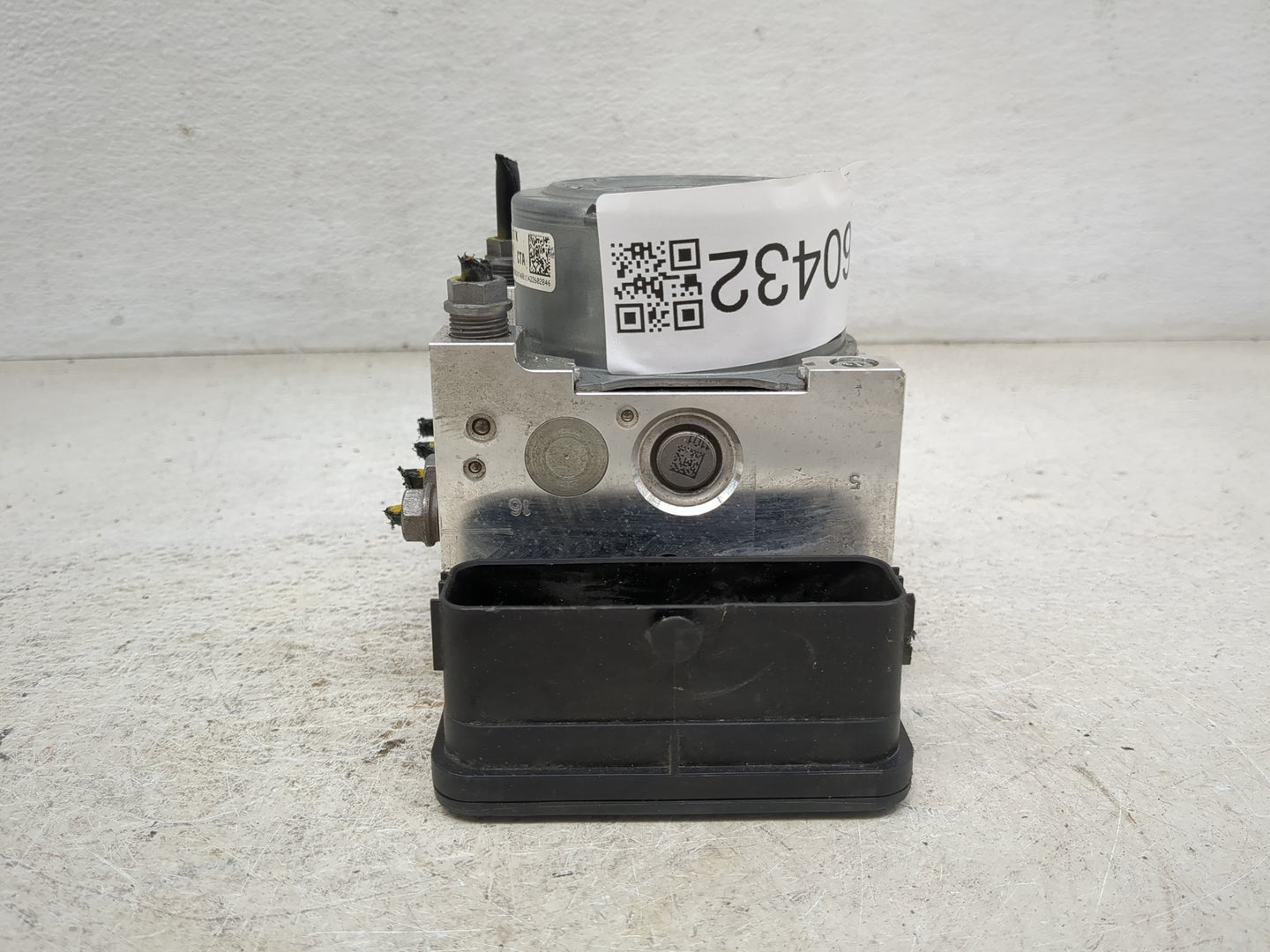 2015-2016 Audi A3 ABS Pump Control Module Replacement P/N:5Q0614517K 10.0220-0247.4 Fits Fits 2015 2016 OEM Used Auto Parts 
