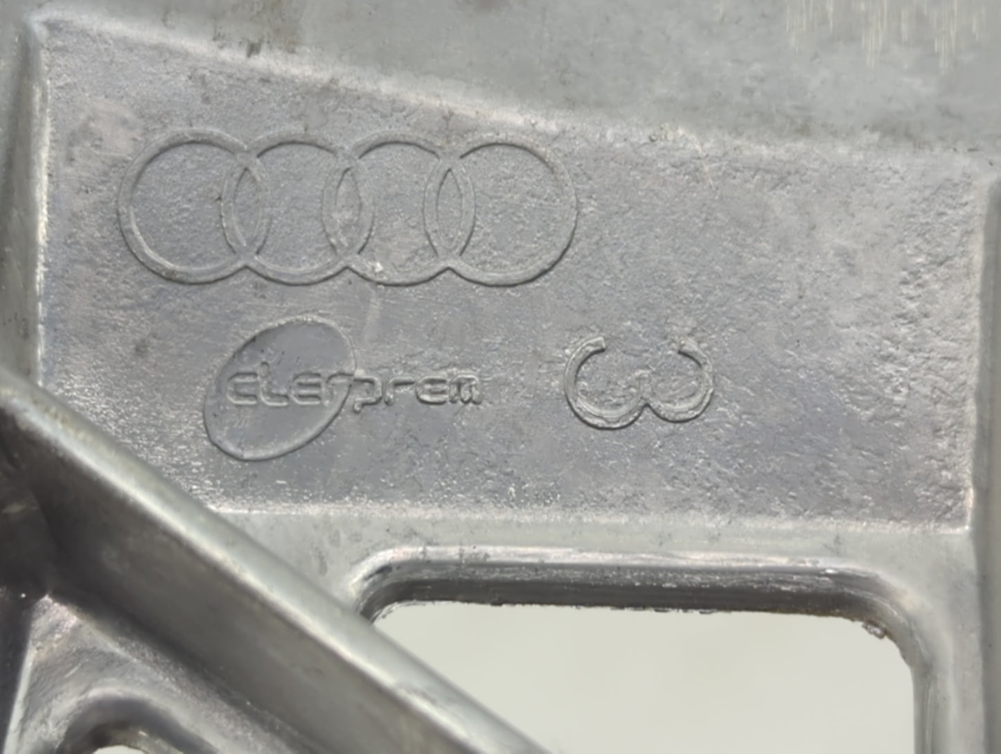 2015 Audi A3 Center Console Armrest Cover Lid Fits OEM Used Auto Parts - Oemusedautoparts1.com